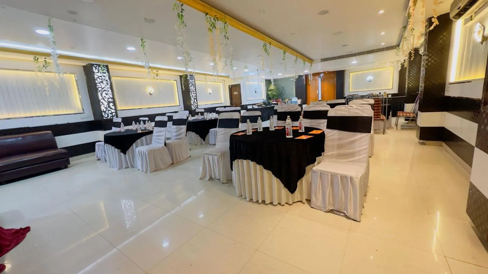 Seating area in Hotel SP International
