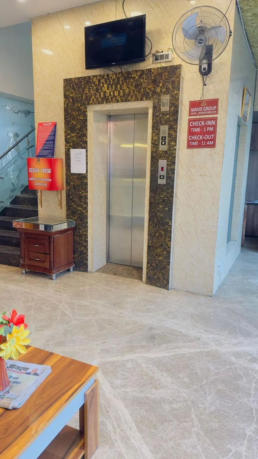 elevator in Hotel SP International
