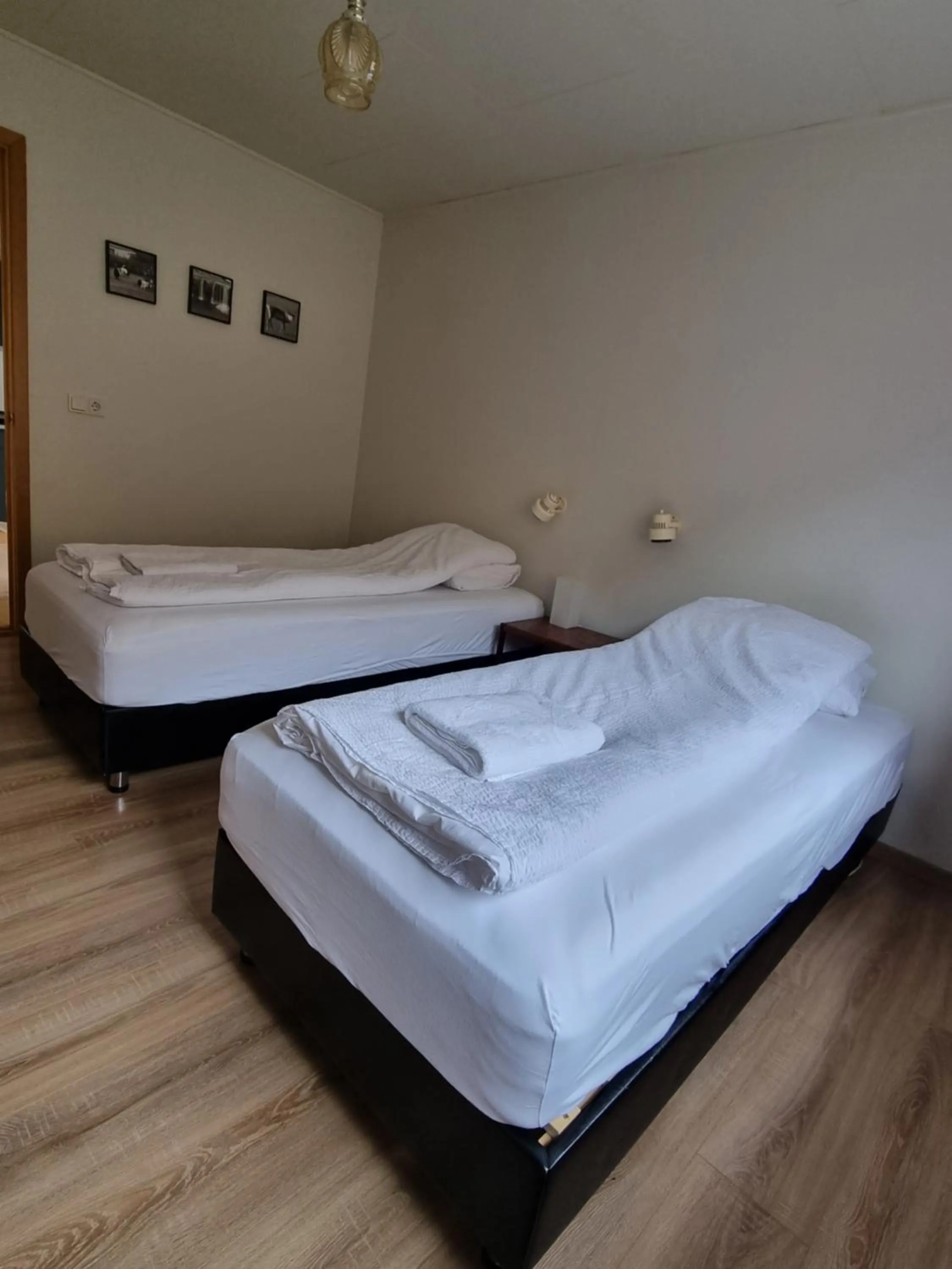 Bedroom, Bed in Lindarbrekka