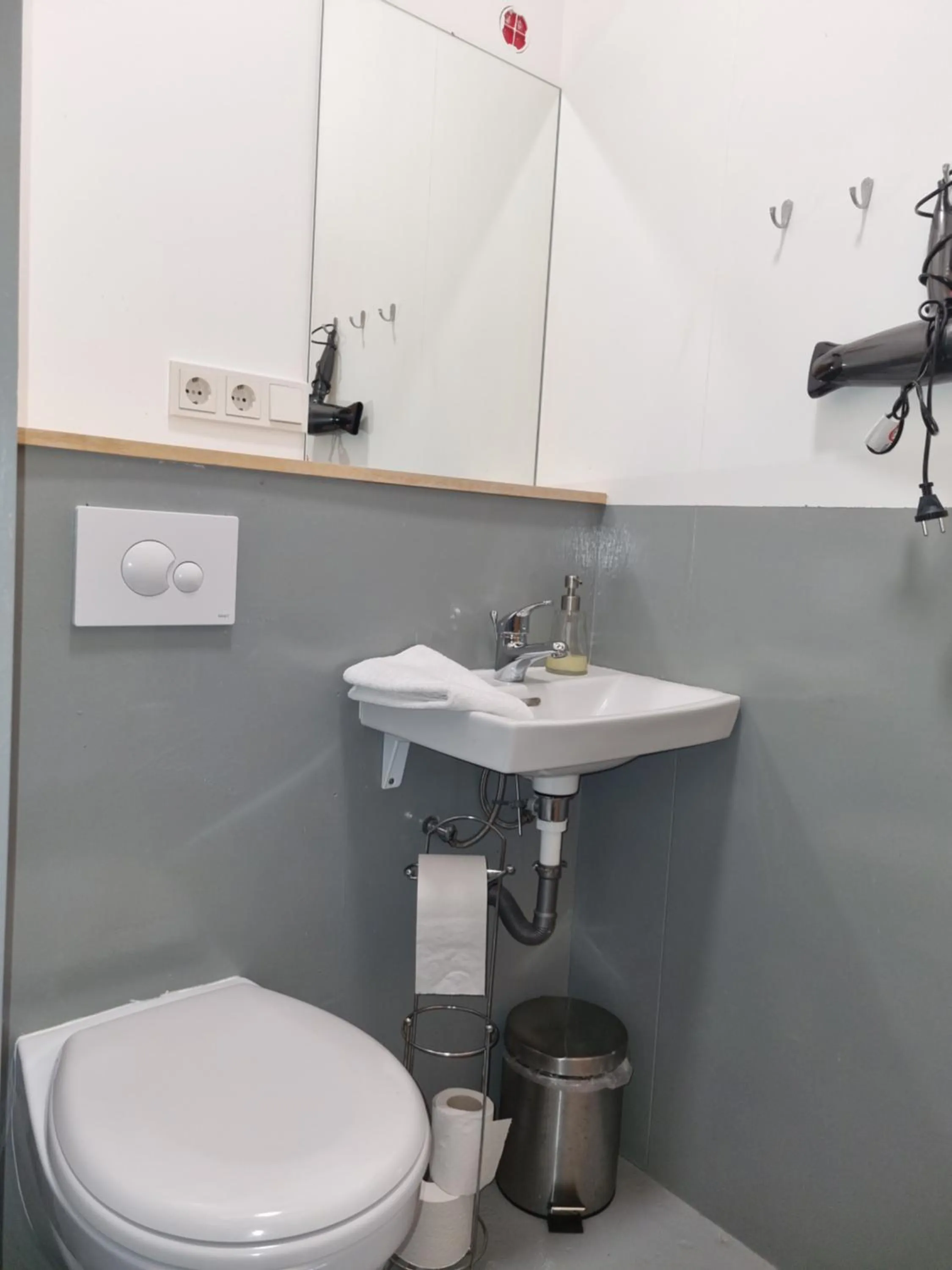 Toilet in Lindarbrekka