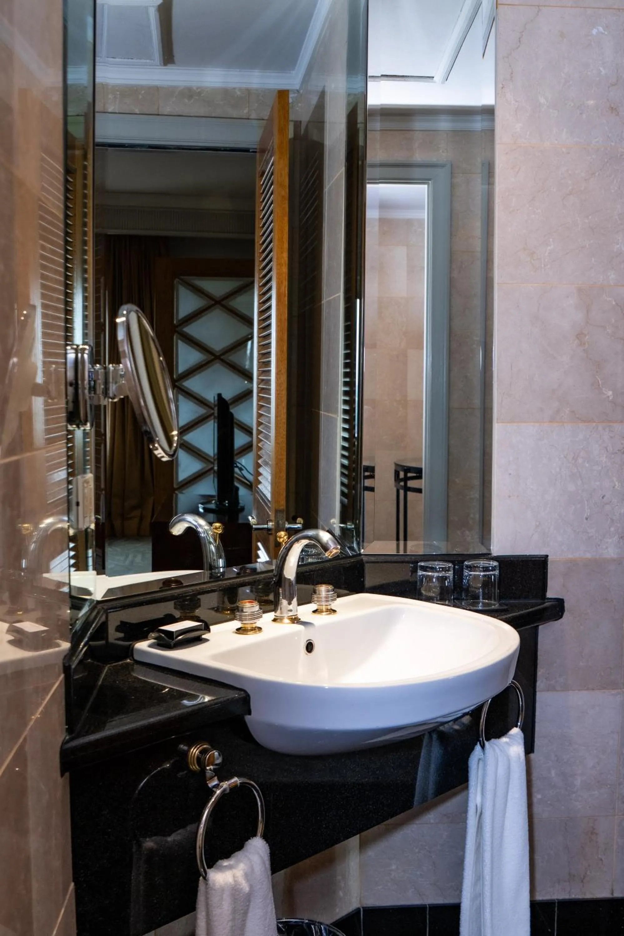 Bathroom in Royal Majestic Hotel