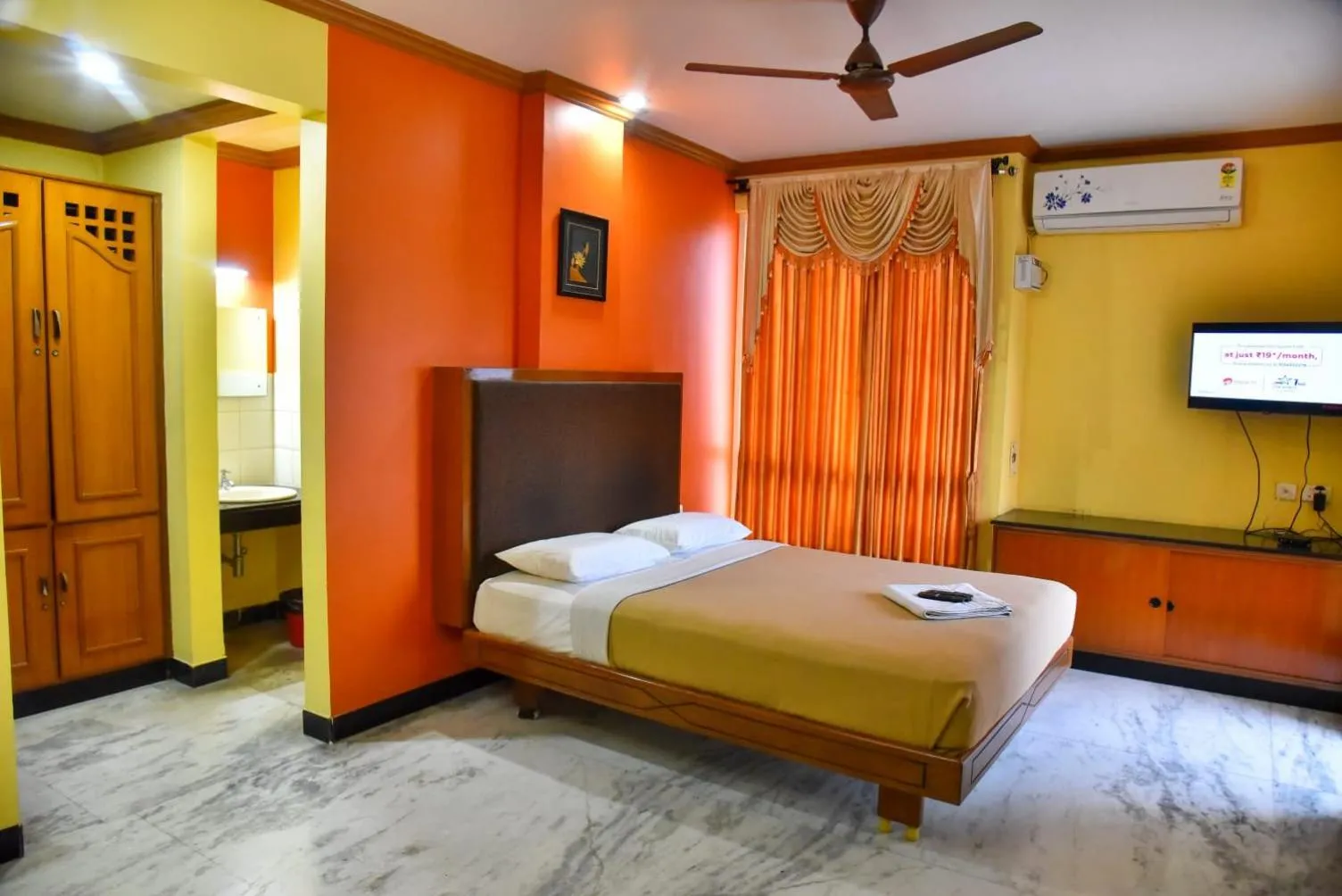 Bedroom, Bed in Hotel Grand Palace