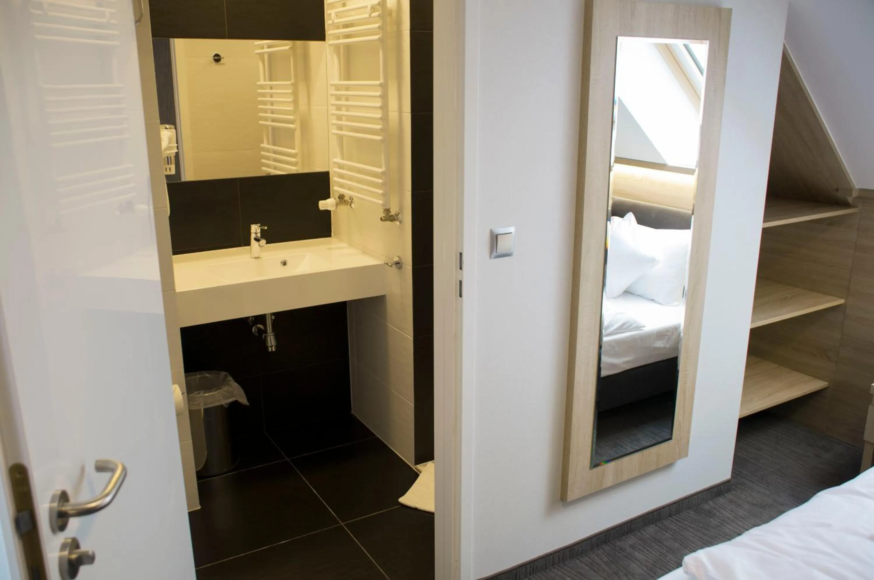 Toilet, Bed in Hotel Jakuszyce Sport & Spa