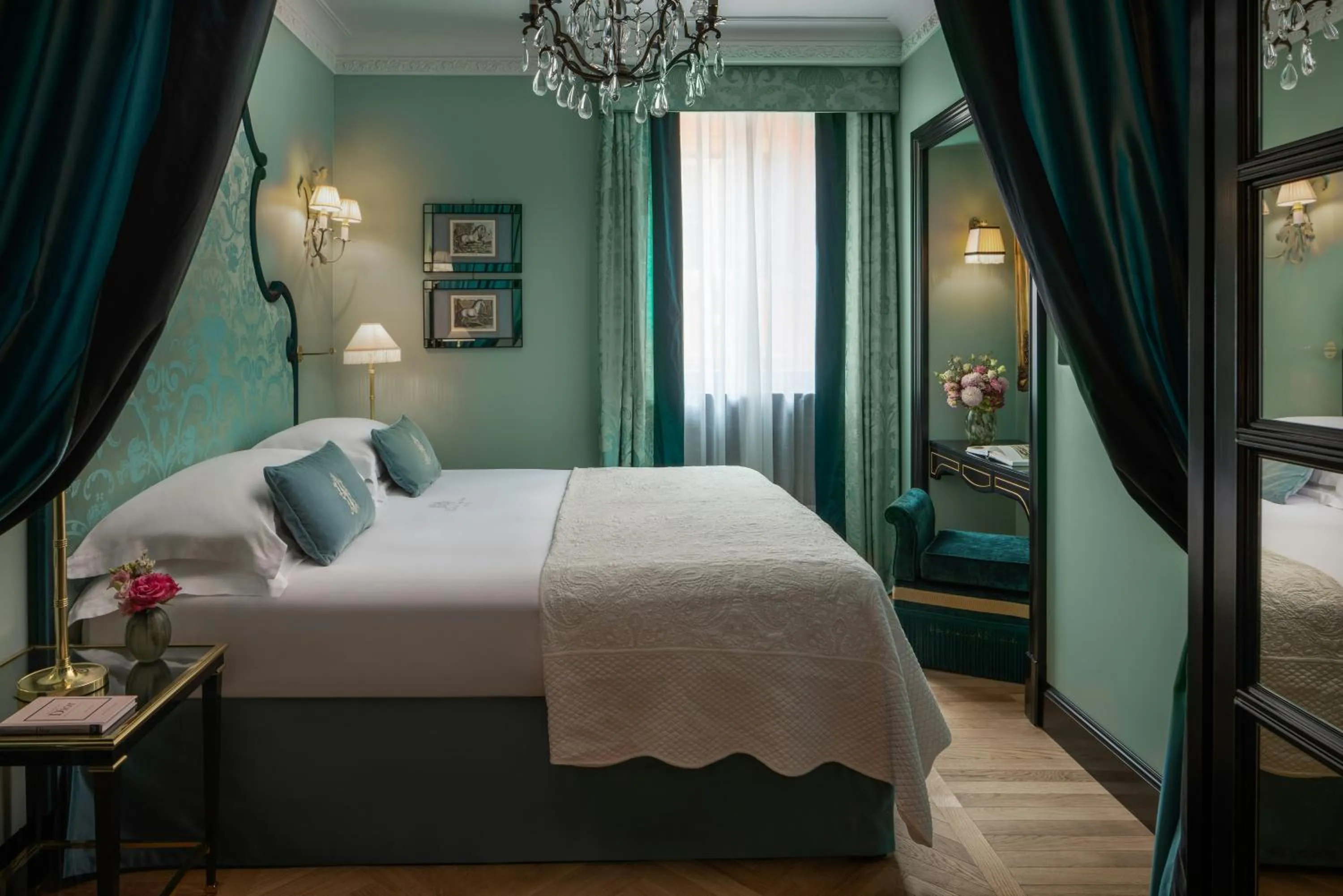 Property building, Bed in Hotel d’Inghilterra Roma – Starhotels Collezione