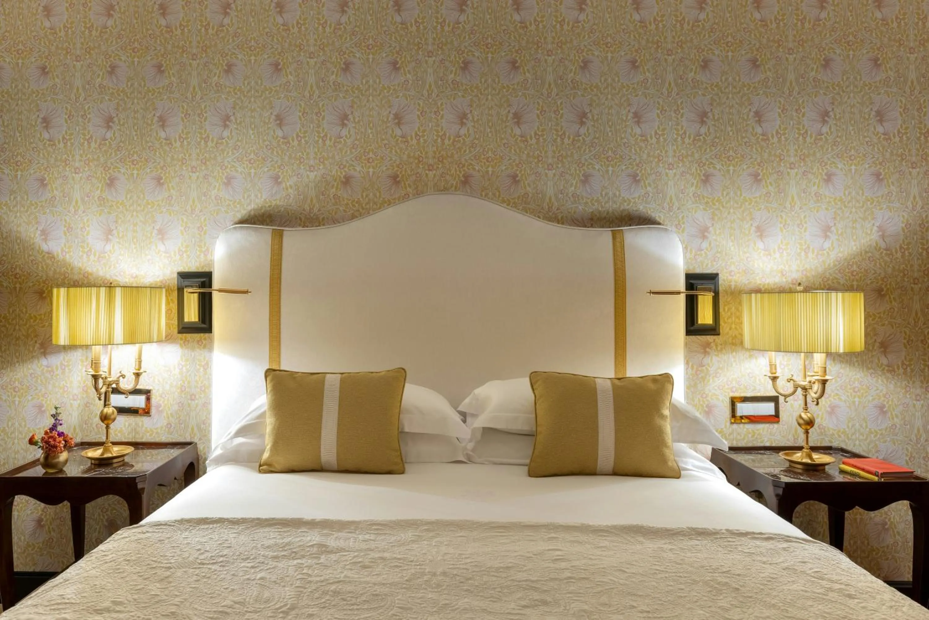 Bedroom, Bed in Hotel d’Inghilterra Roma – Starhotels Collezione