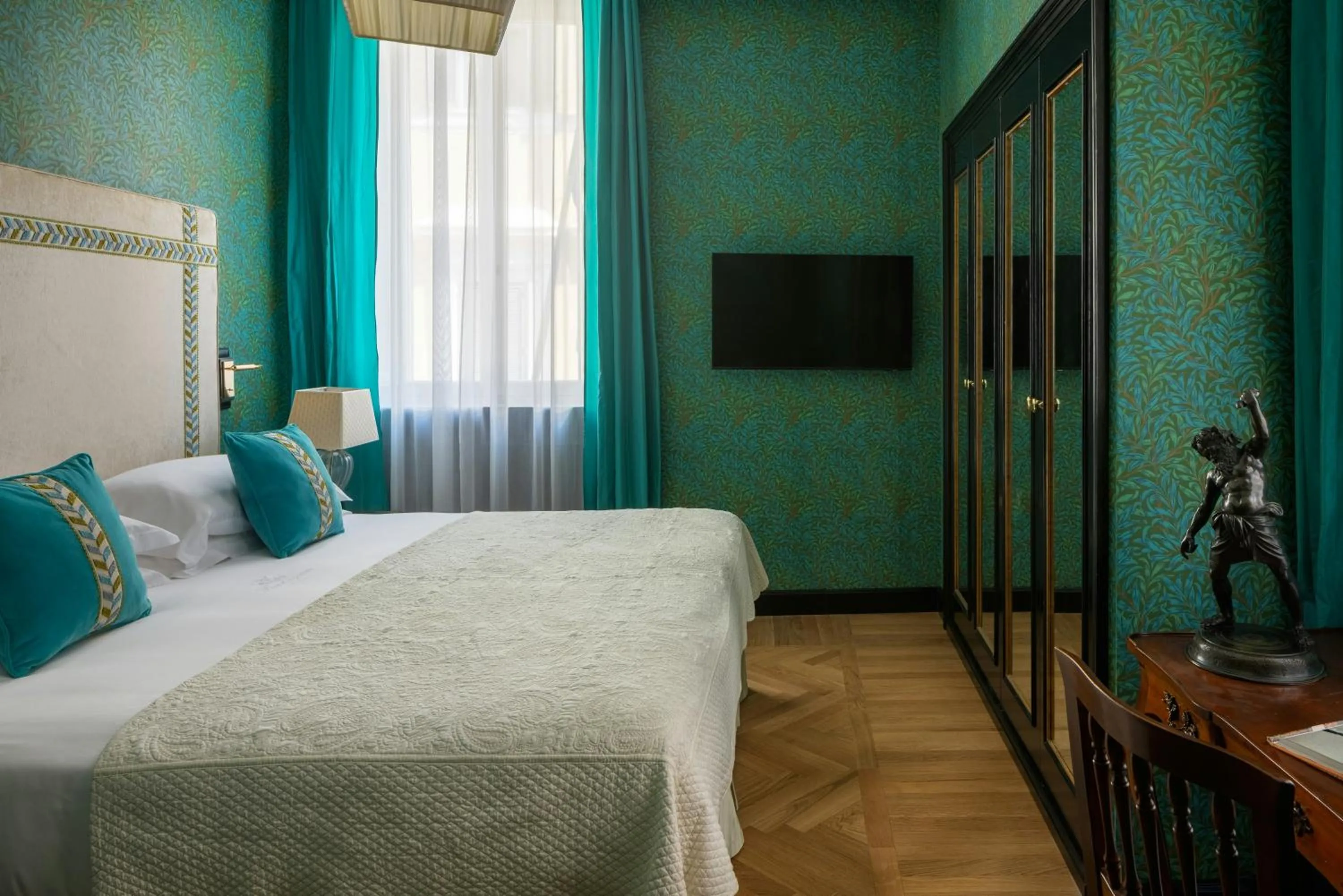 Photo of the whole room, Bed in Hotel d’Inghilterra Roma – Starhotels Collezione