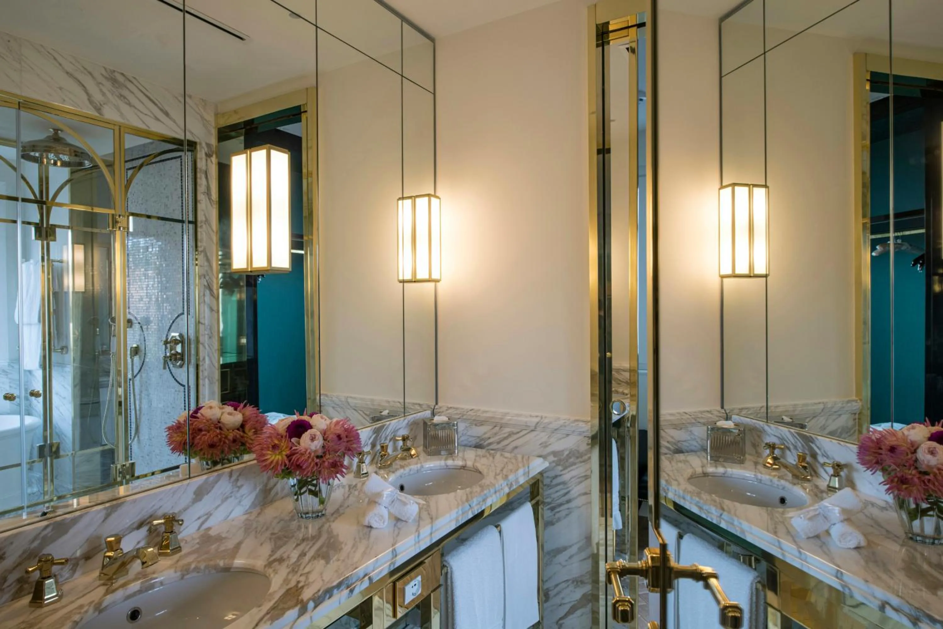 Photo of the whole room in Hotel d’Inghilterra Roma – Starhotels Collezione