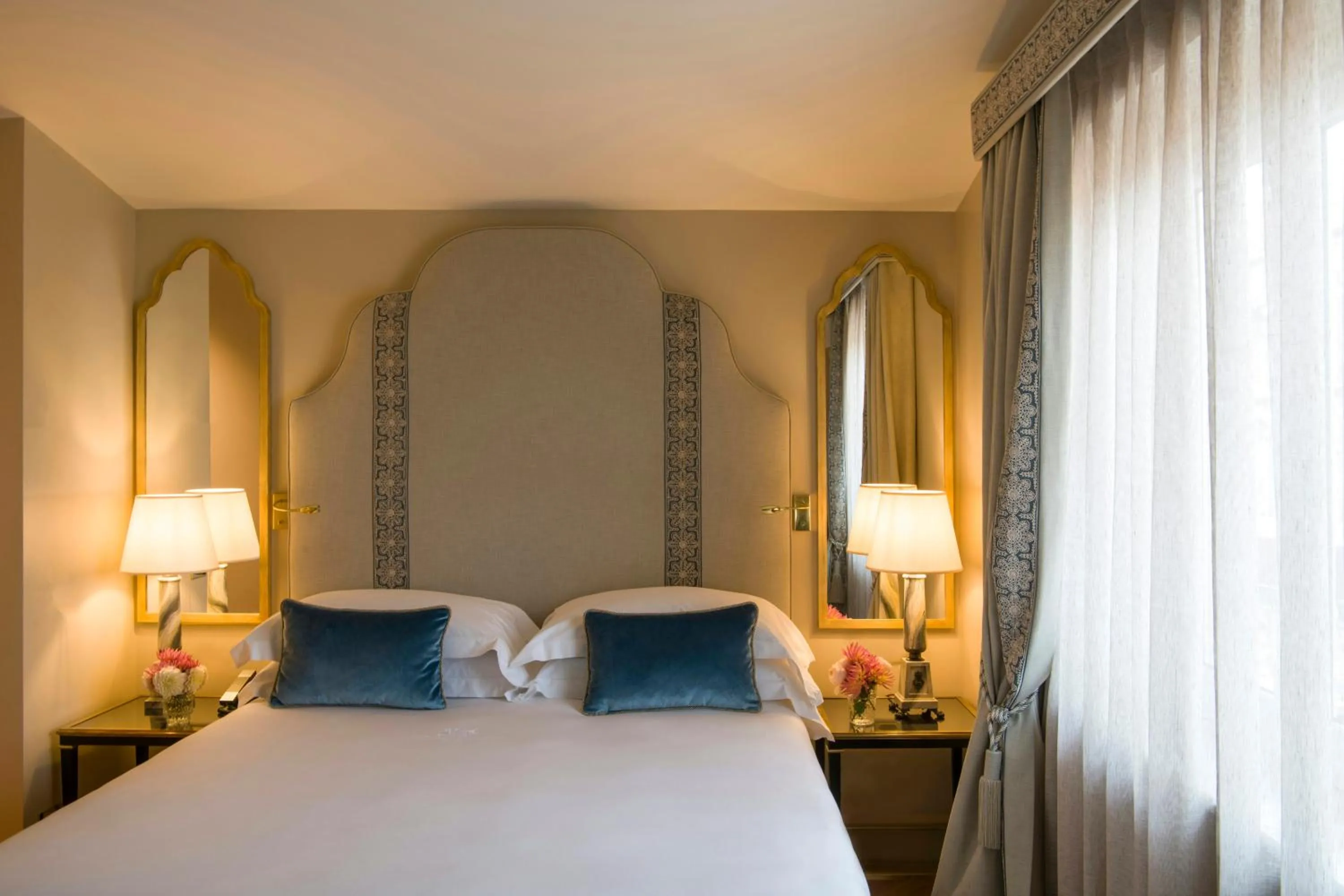Property building, Bed in Hotel d’Inghilterra Roma – Starhotels Collezione