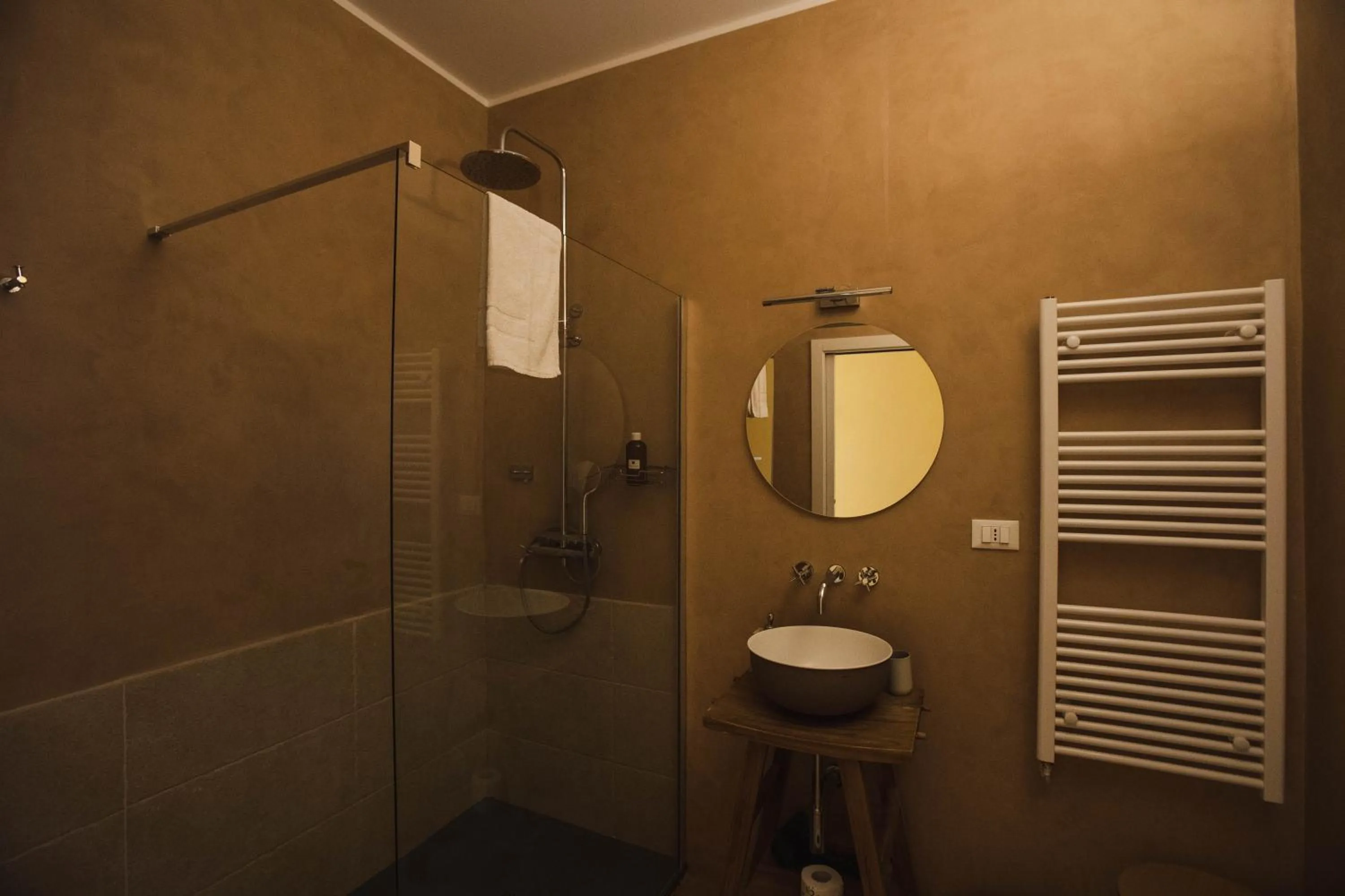 Shower in 4 Balconi rooms-Boutique B&B