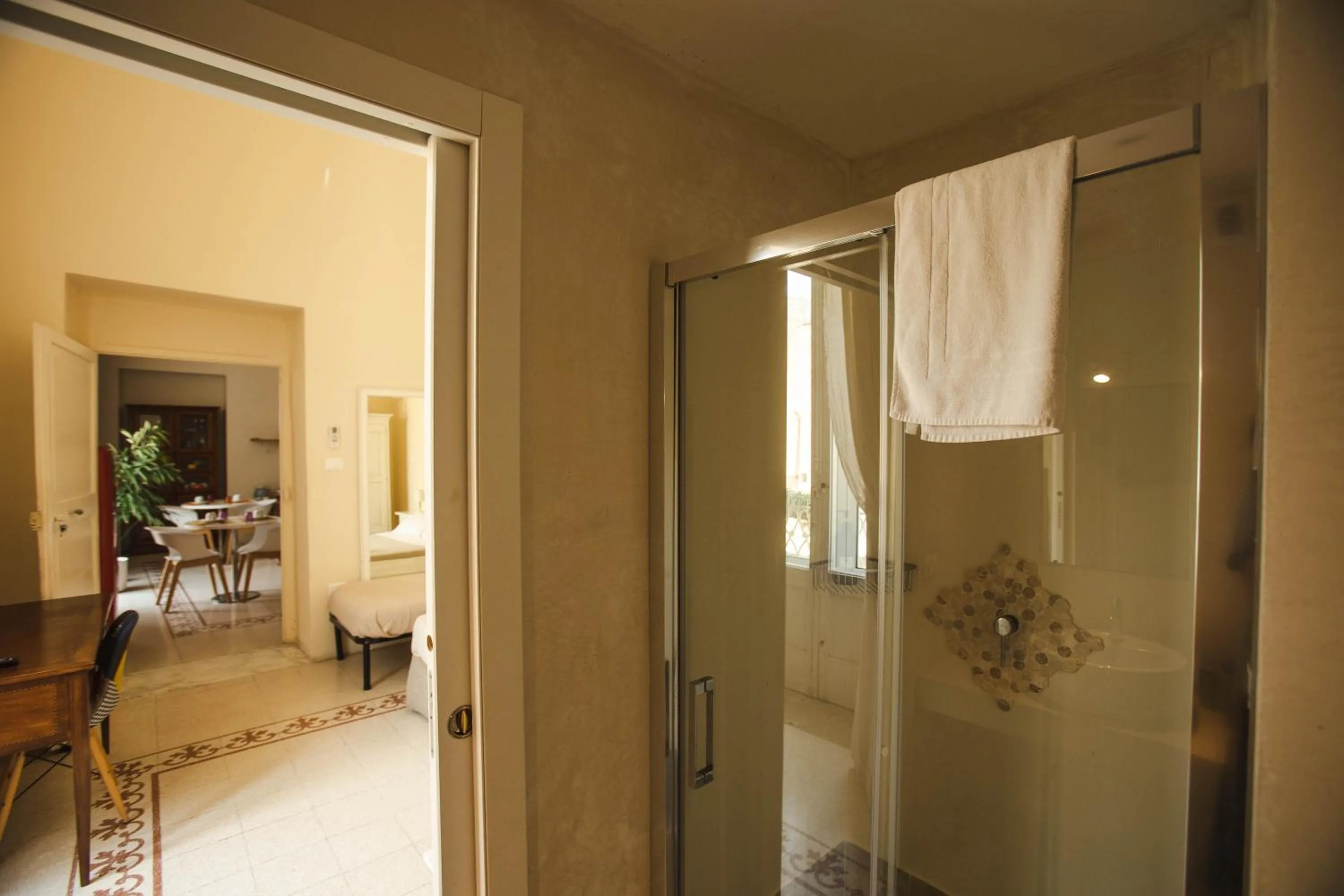Bathroom in 4 Balconi rooms-Boutique B&B