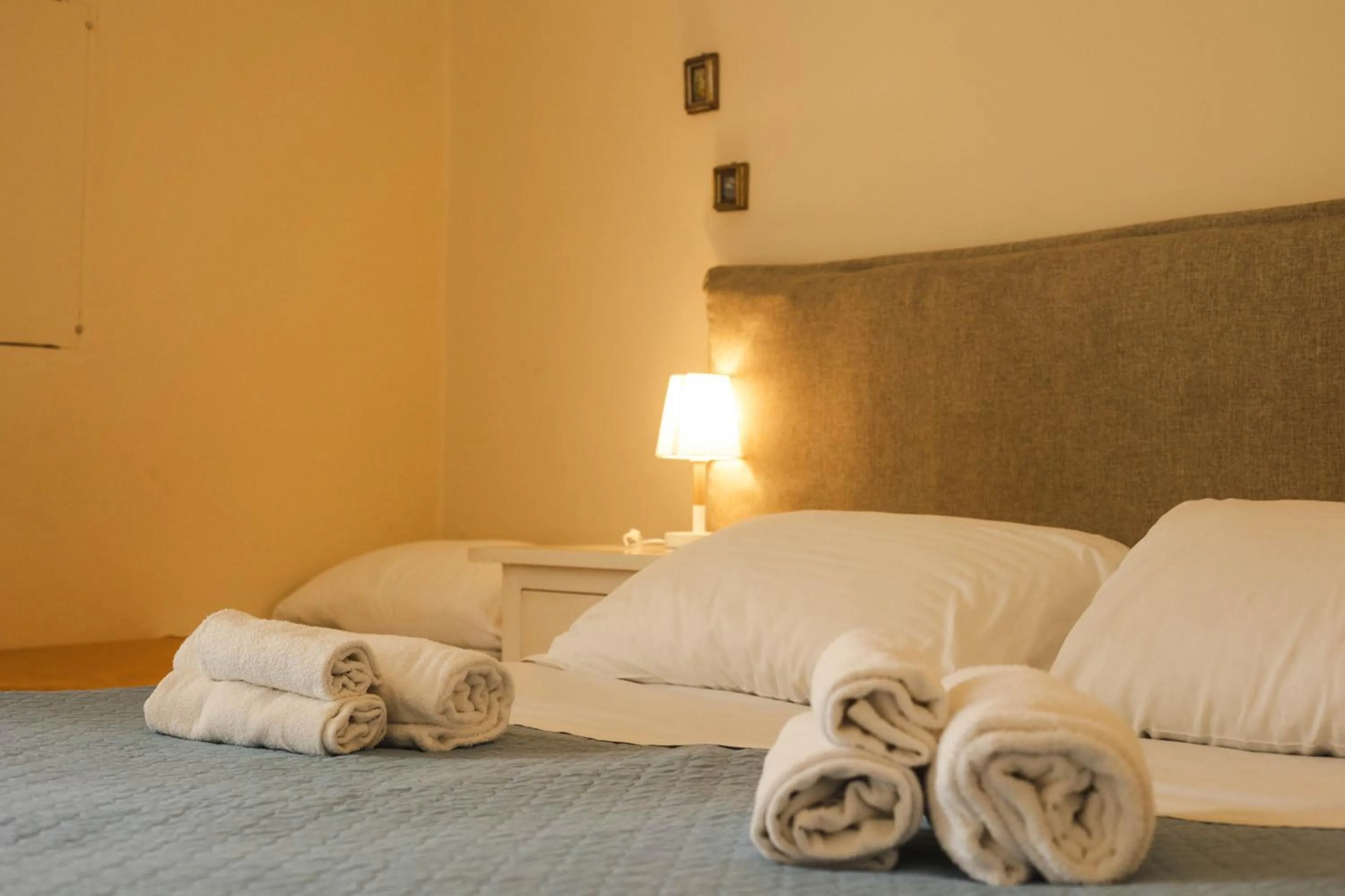 Bed in 4 Balconi rooms-Boutique B&B