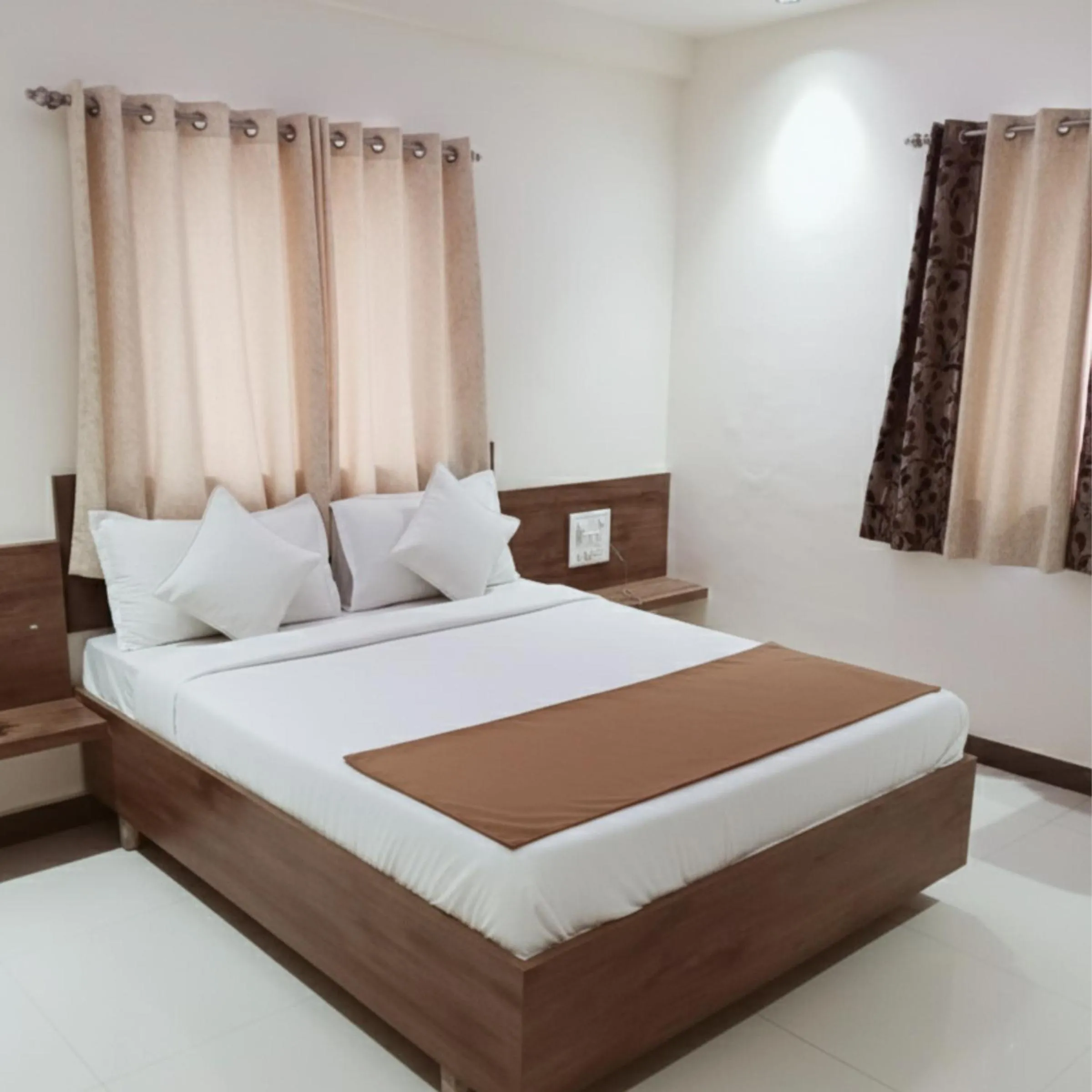 Hotel Radhika