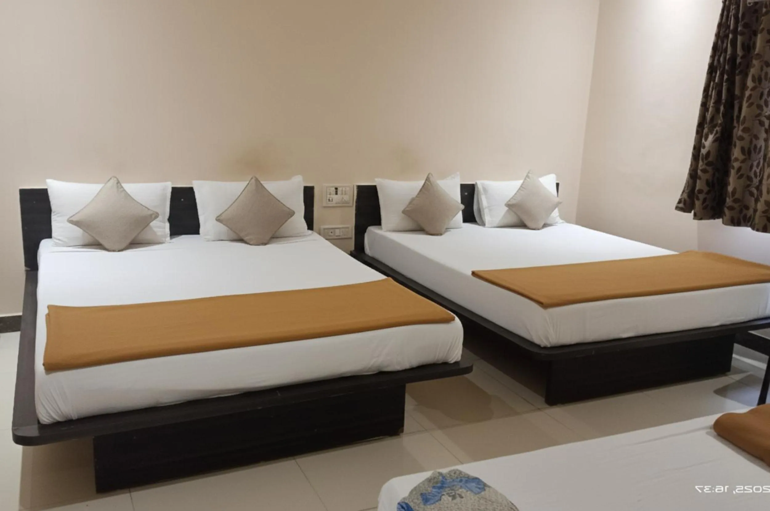 Deluxe Family Room in Hotel Radhika