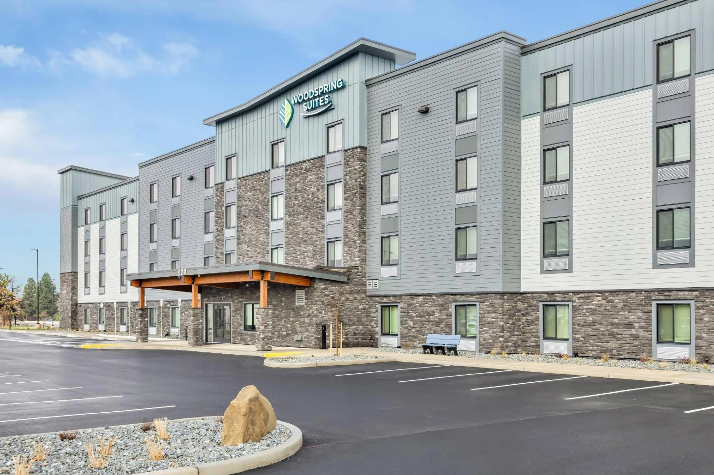 Property building in WoodSpring Suites Medford near I-5
