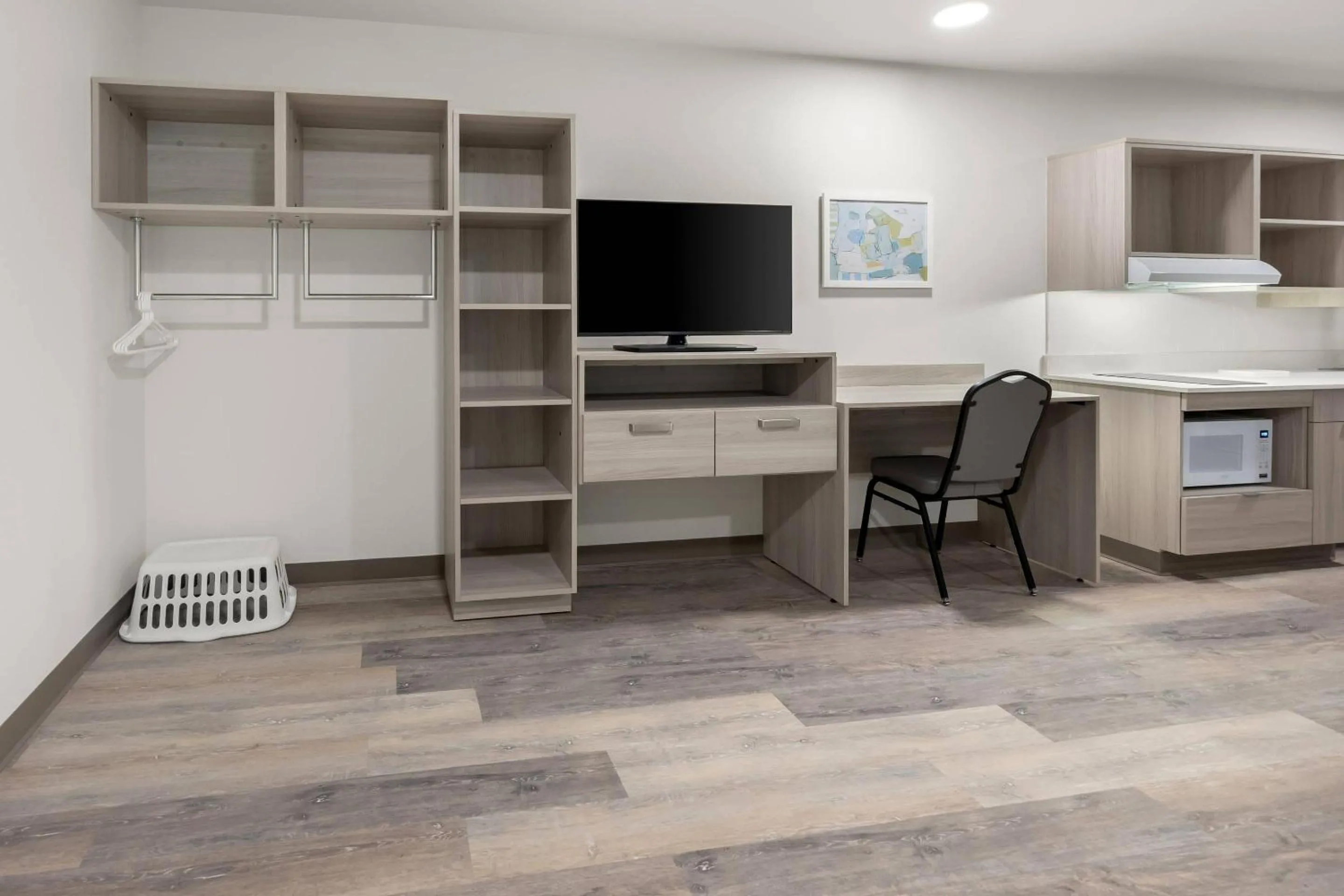 TV and multimedia in WoodSpring Suites Medford near I-5