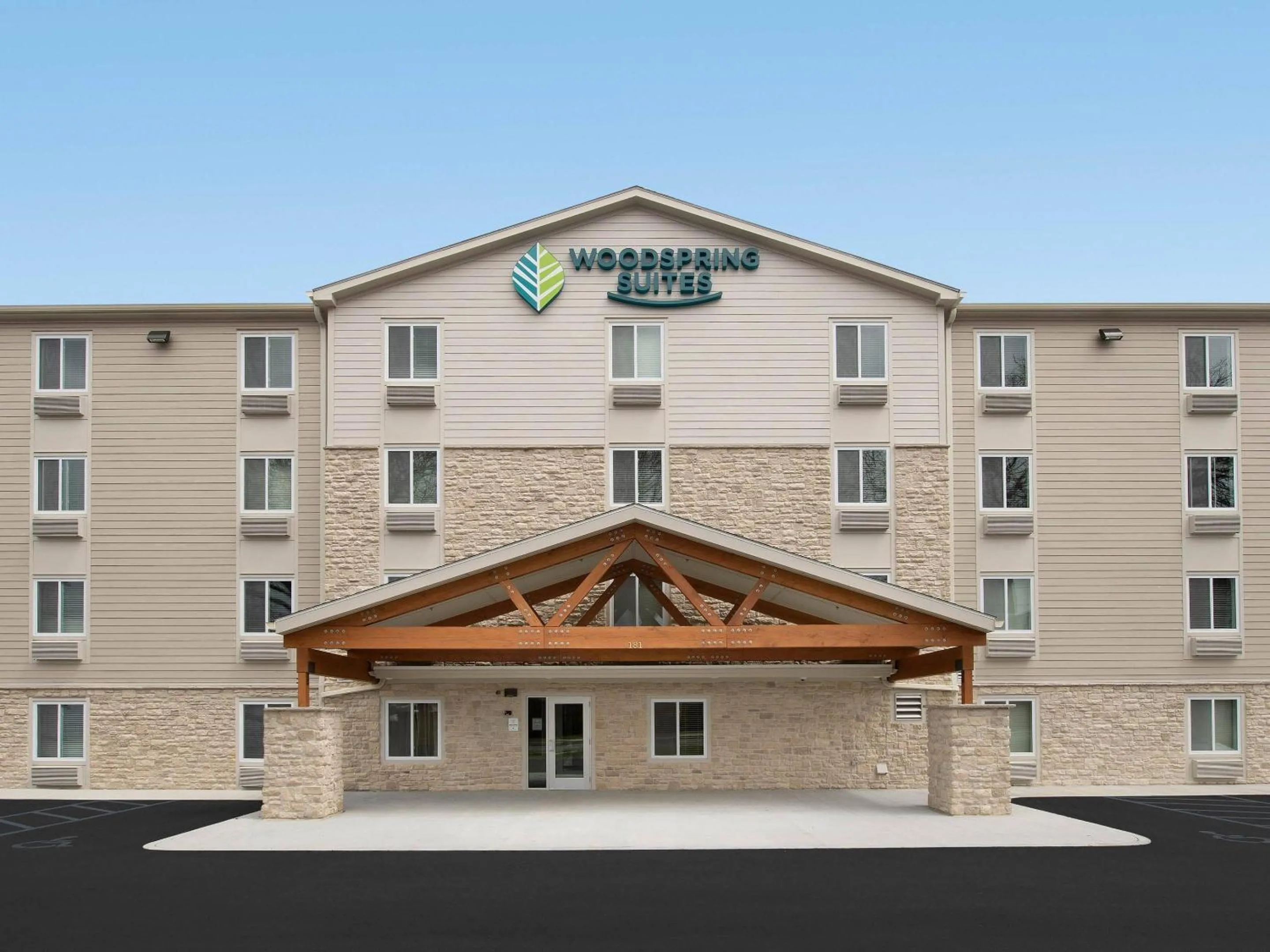 Property building in WoodSpring Suites Medford near I-5