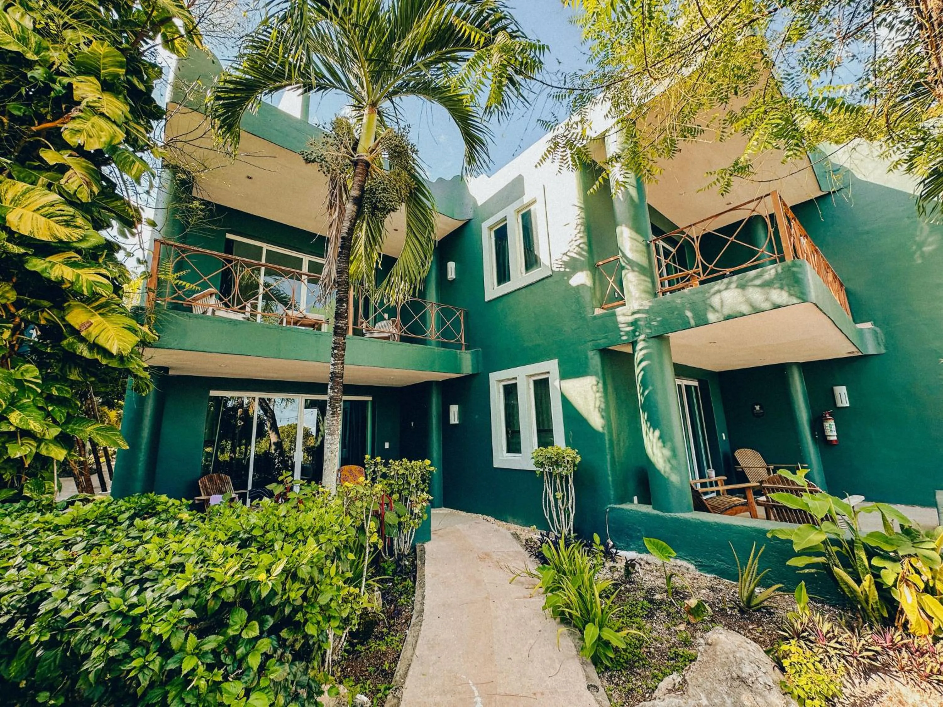 Property building in Viajero Bacalar Hostel