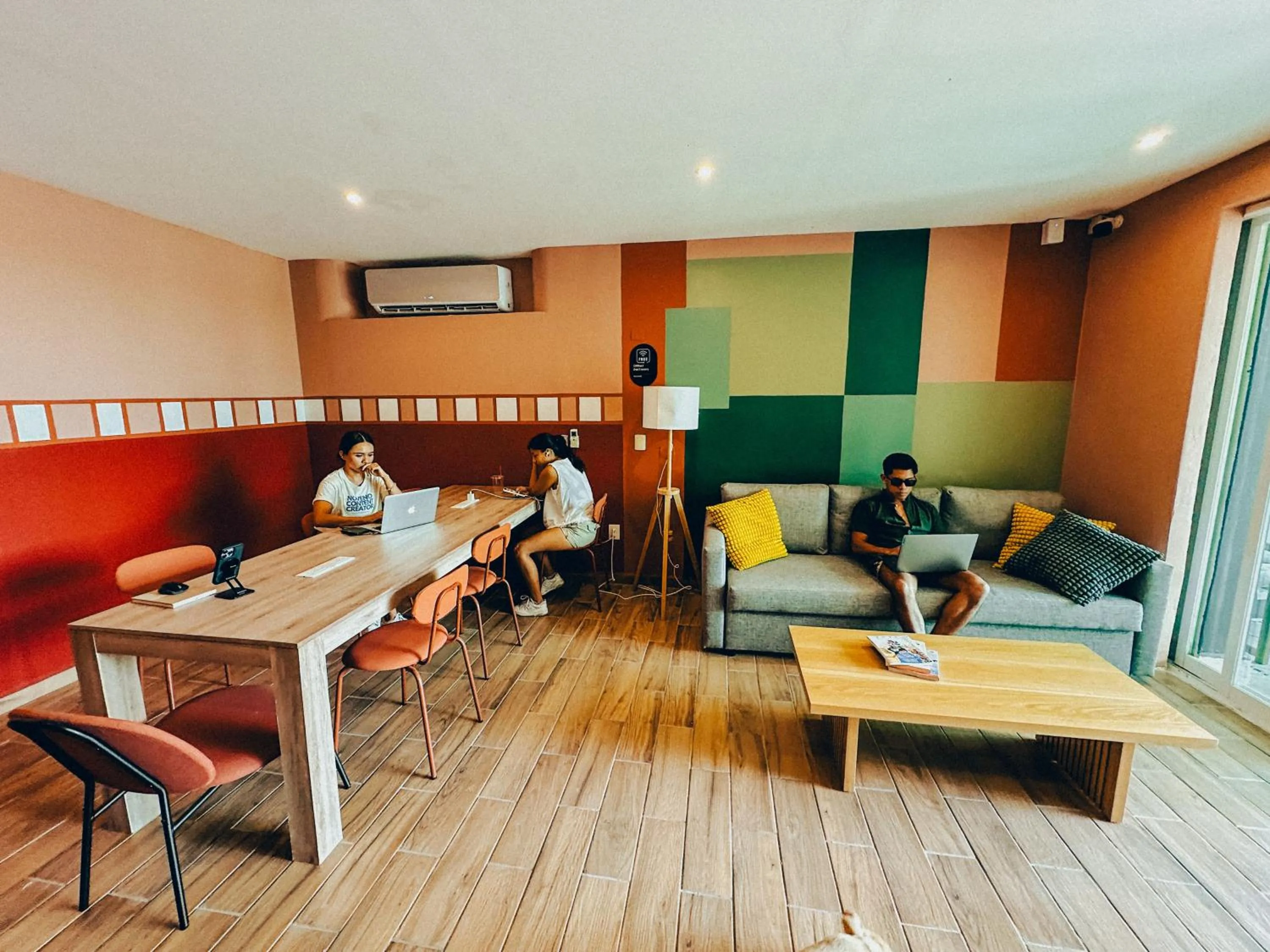 People in Viajero Bacalar Hostel