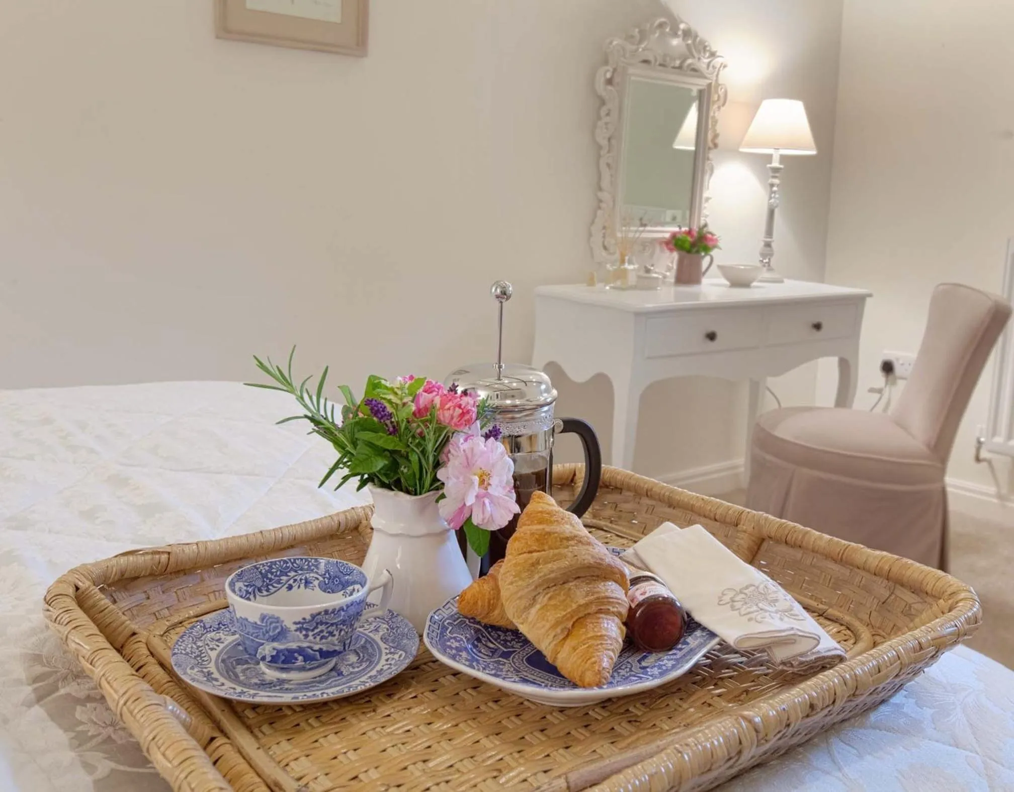 Food, Bed in Linton Court Coach House