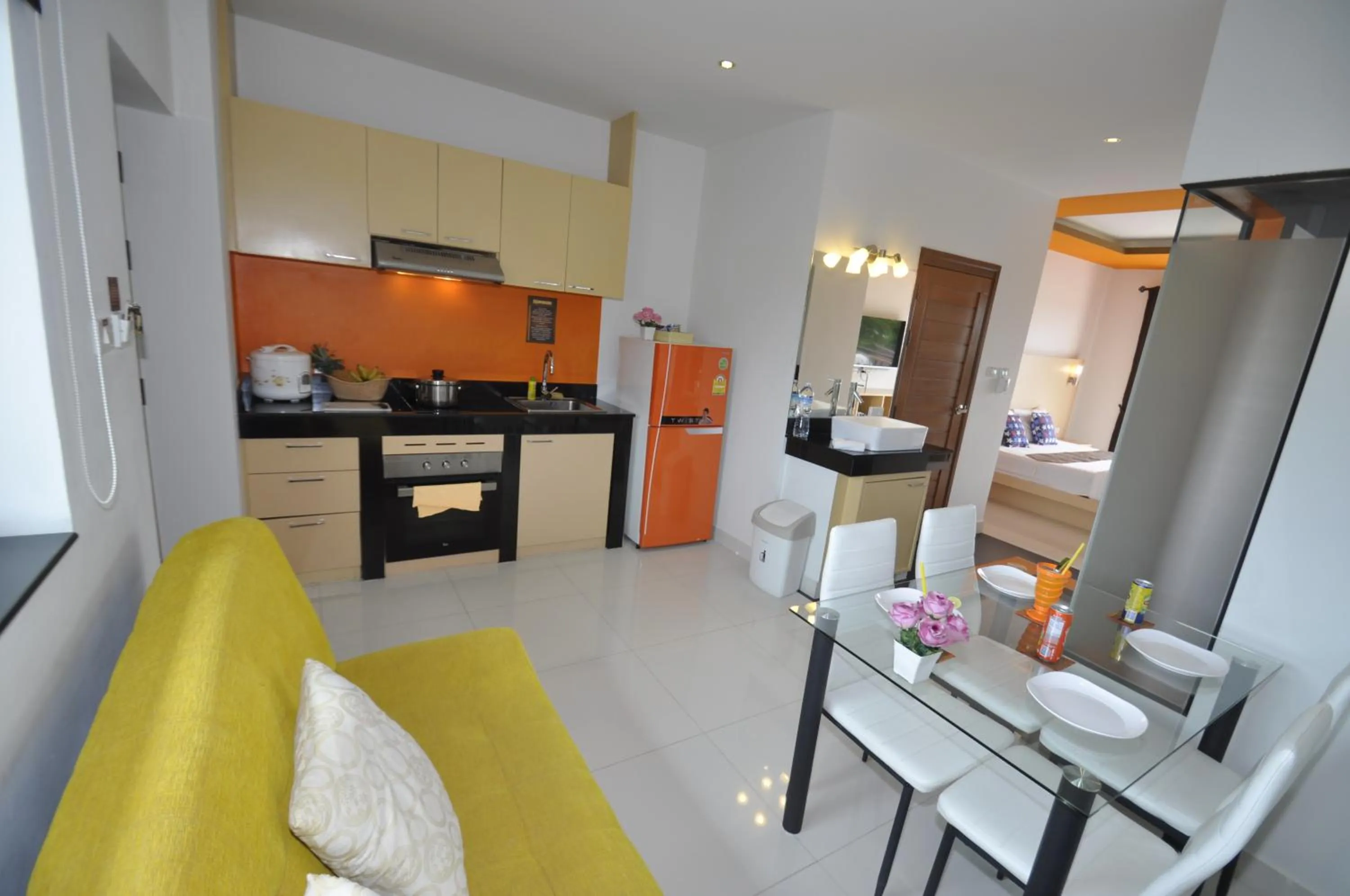 Kitchen or kitchenette in Duangjai Residence, Rooms & Apartments