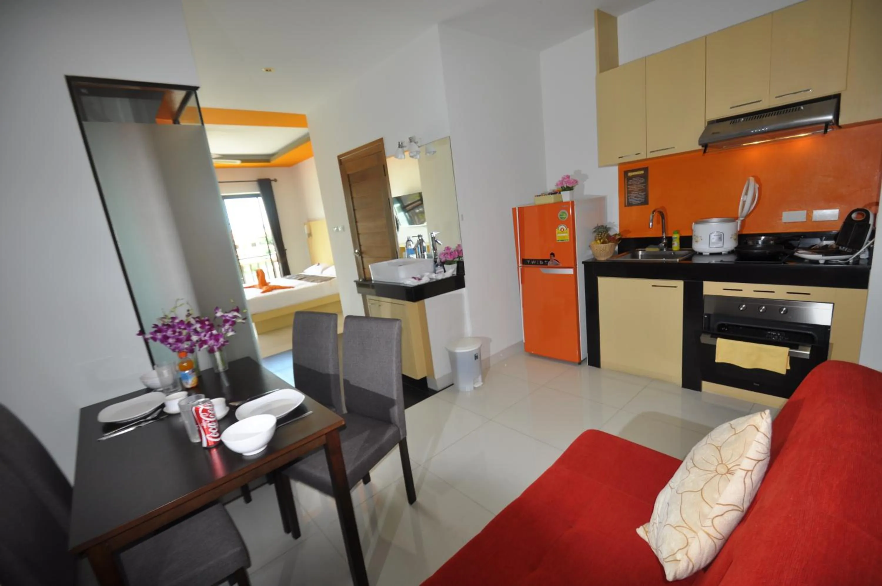Kitchen or kitchenette in Duangjai Residence, Rooms & Apartments