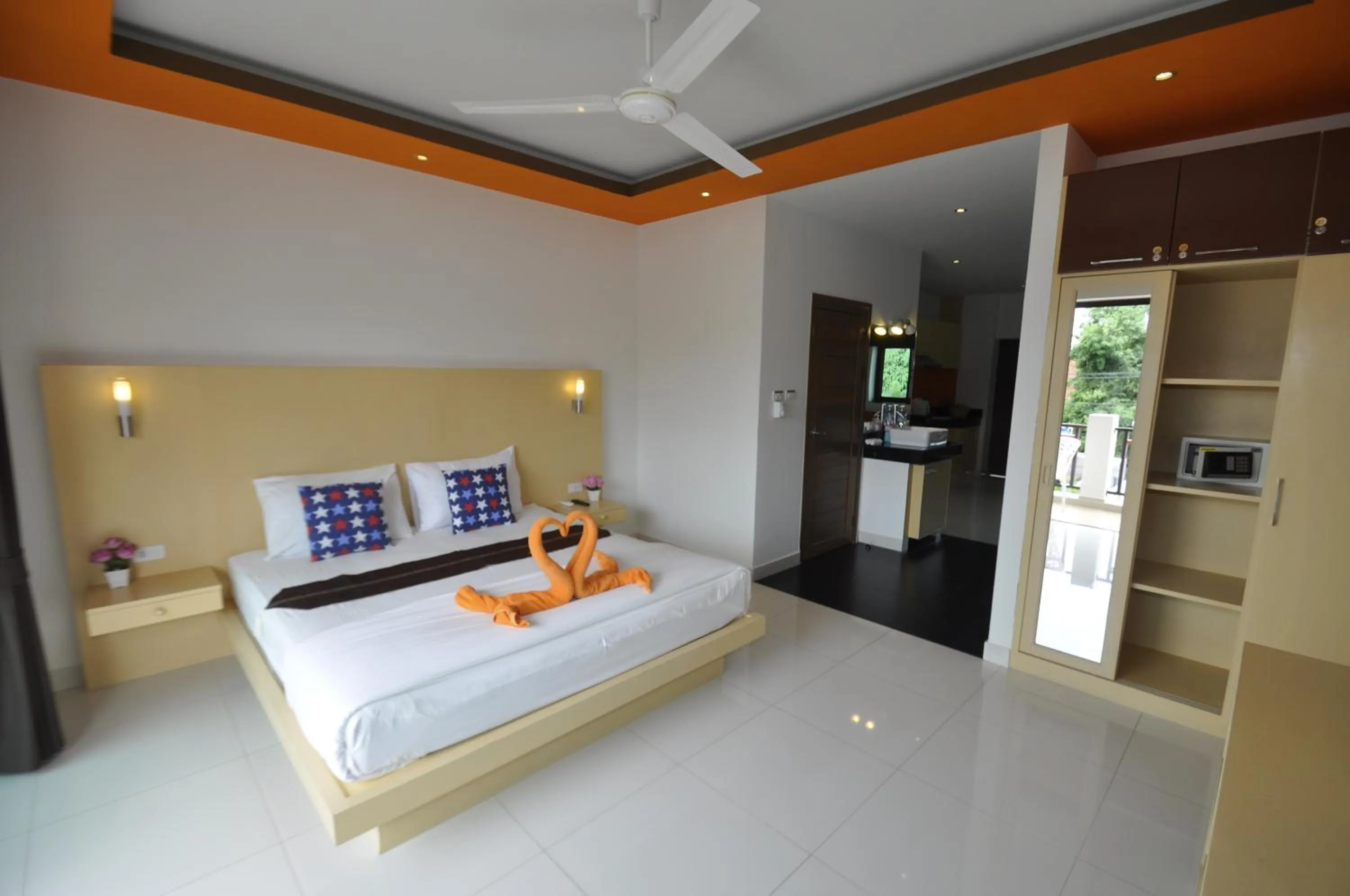 Bedroom, Bed in Duangjai Residence, Rooms & Apartments