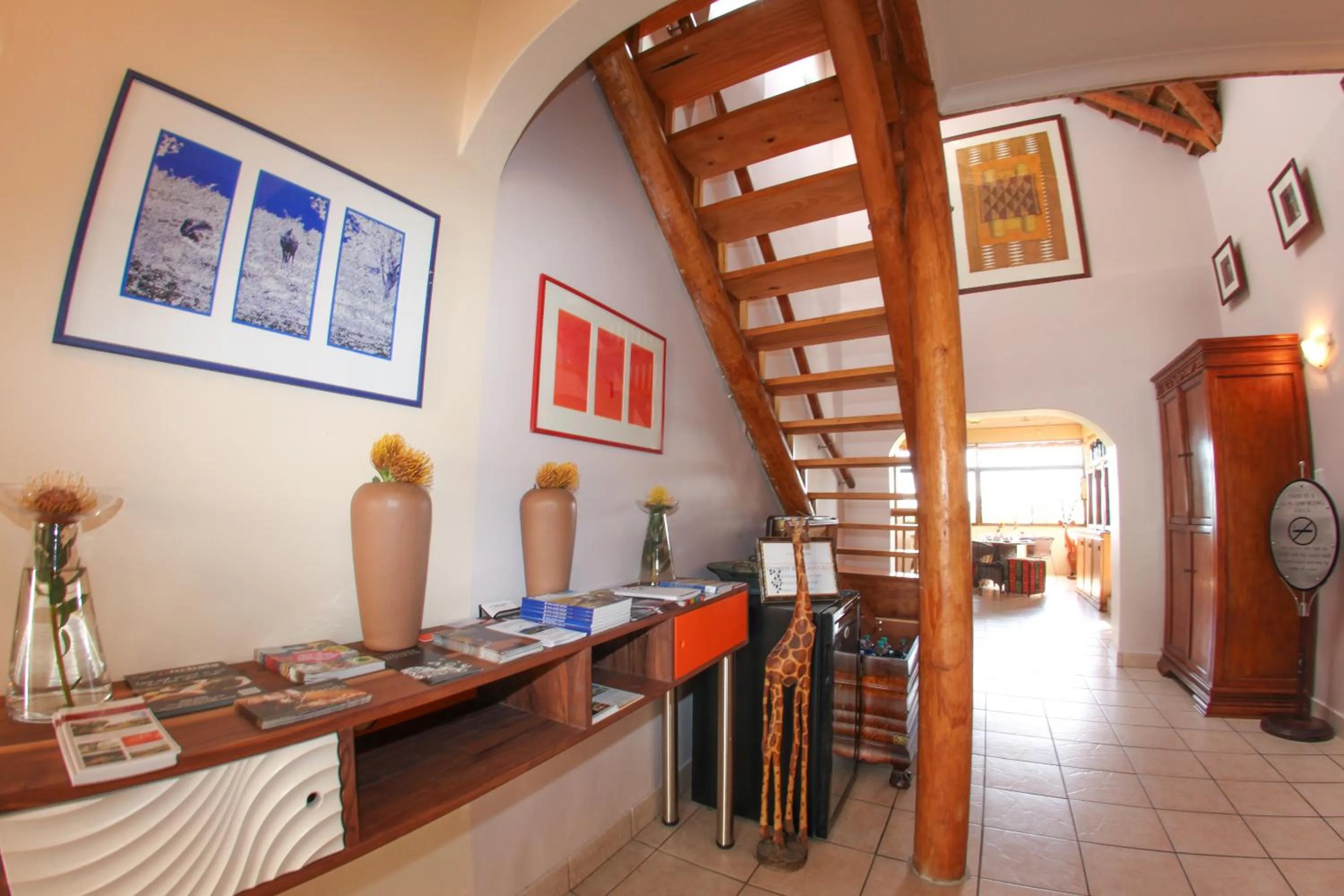 Lobby or reception in Winelands Villa Guesthouse and Cottages