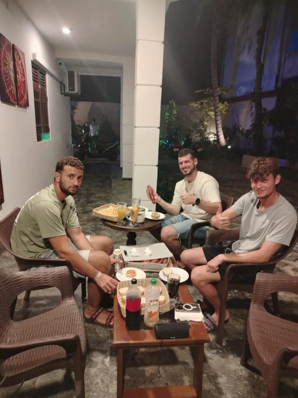 Restaurant/places to eat in Eolie Weligama