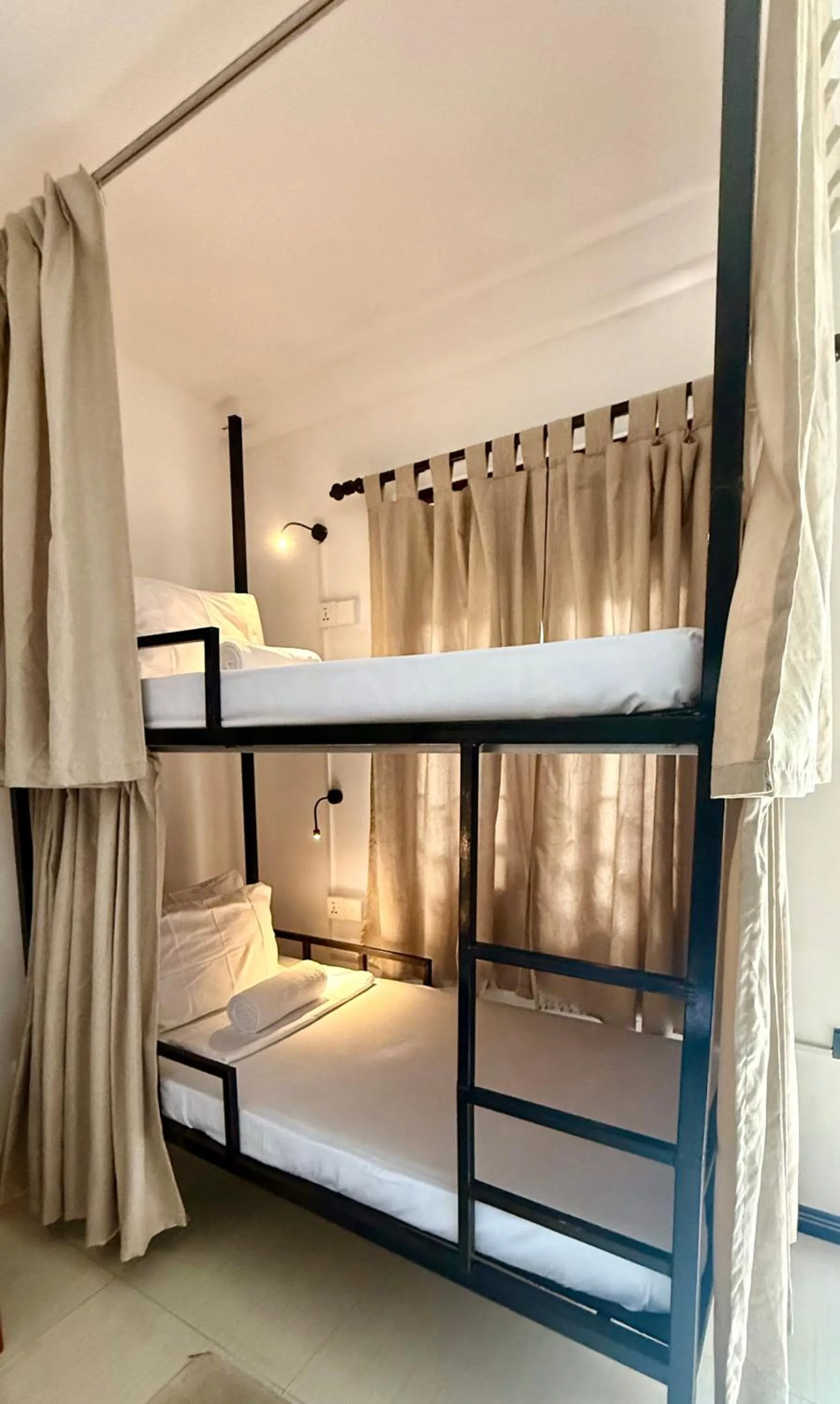 bunk bed in Eolie Weligama