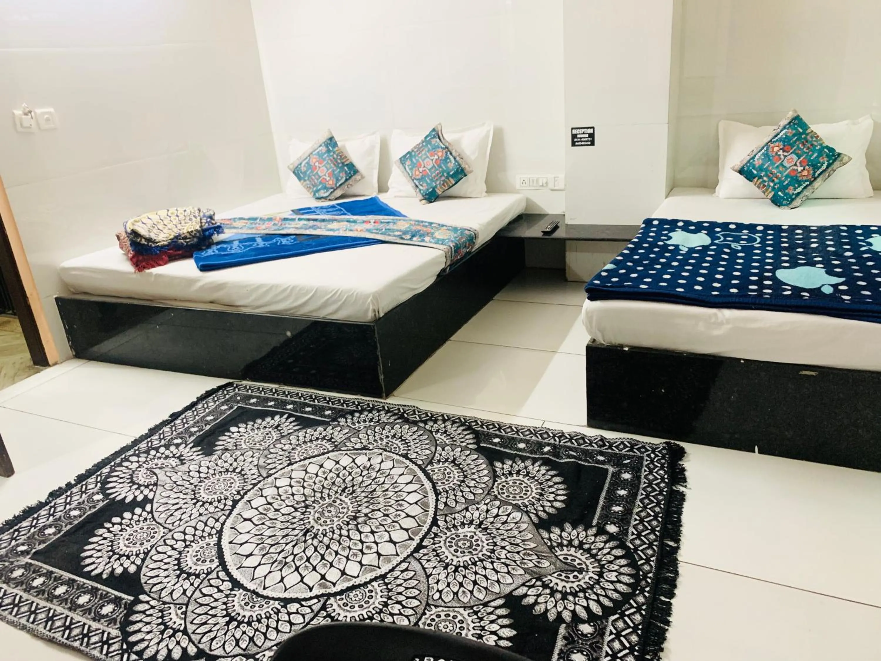 Bed in Hotel Churu Palace