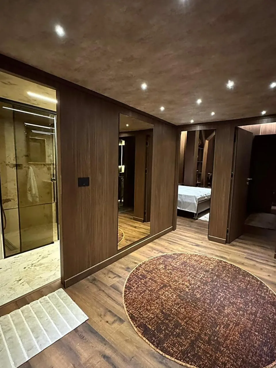 Photo of the whole room, Bed in The HH Point
