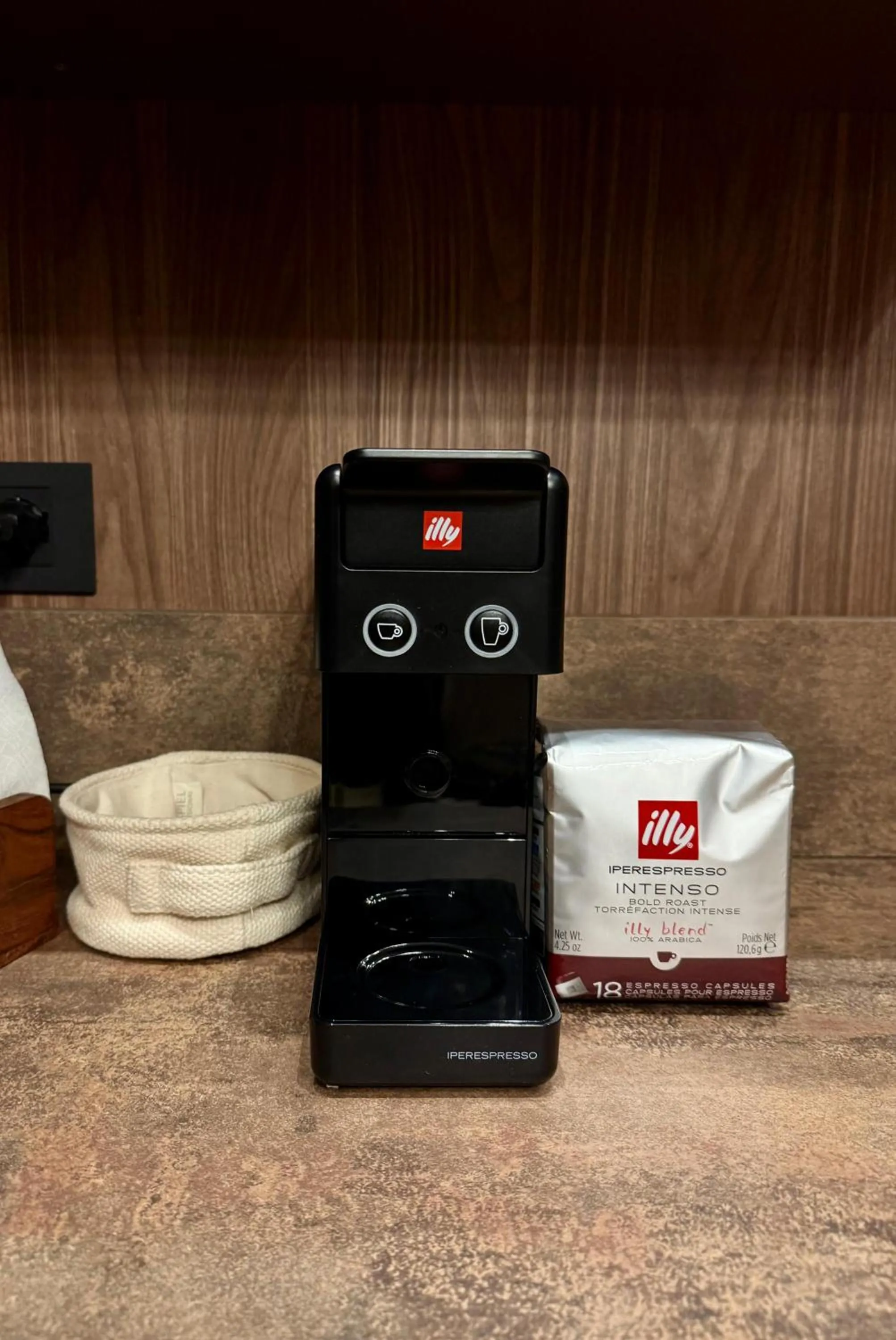 Coffee/tea facilities in The HH Point