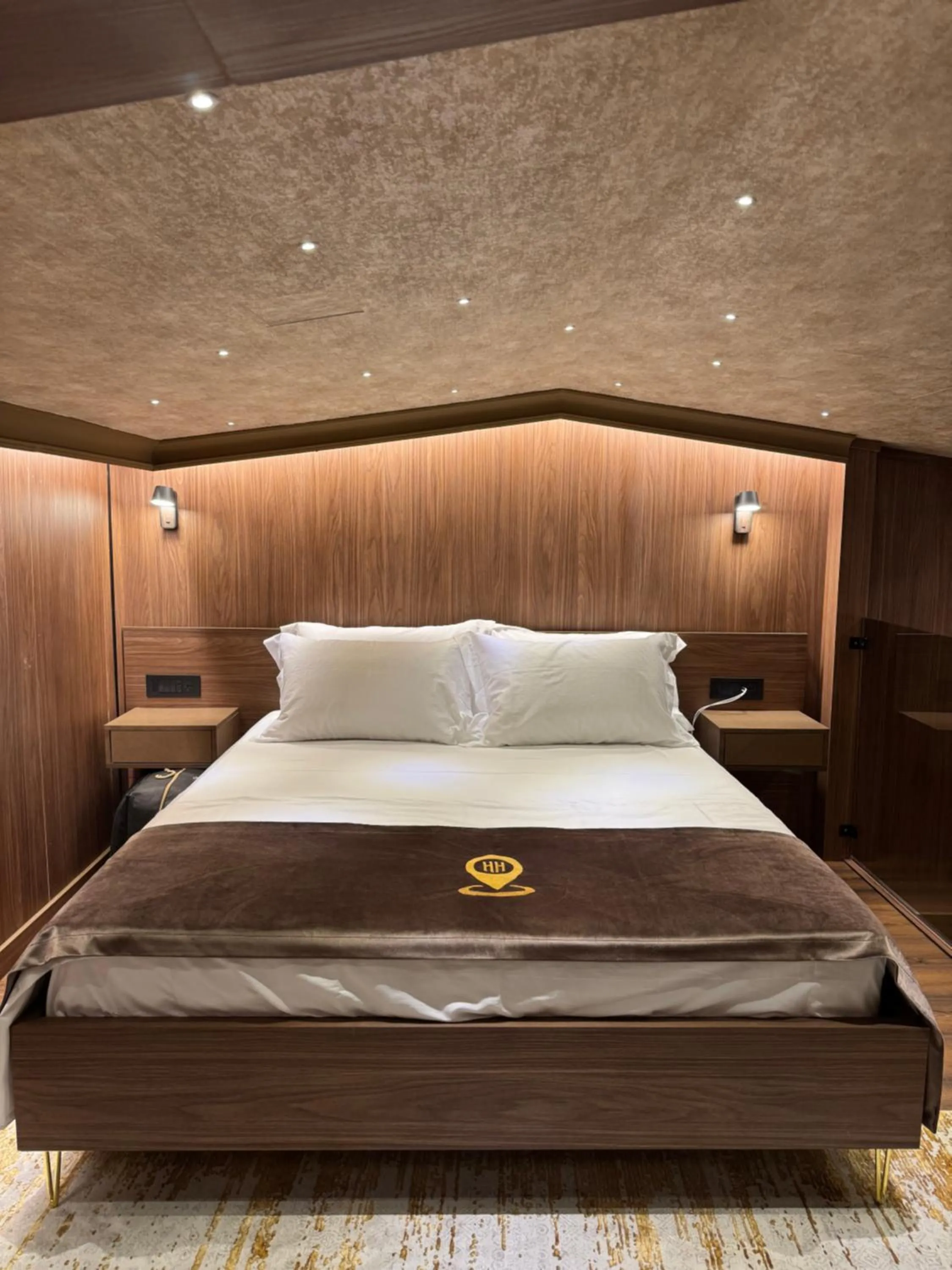 Bed in The HH Point