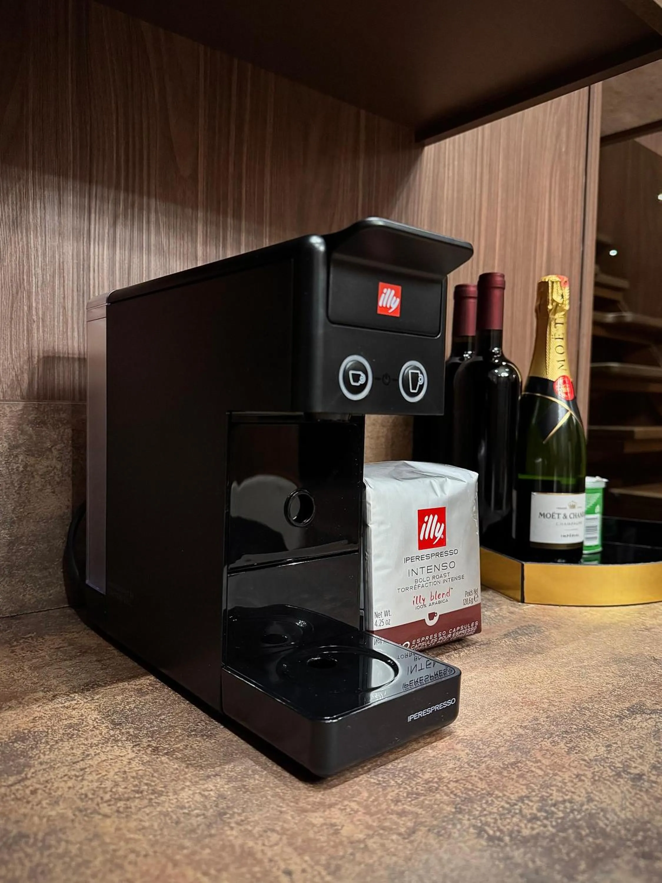 Coffee/tea facilities in The HH Point