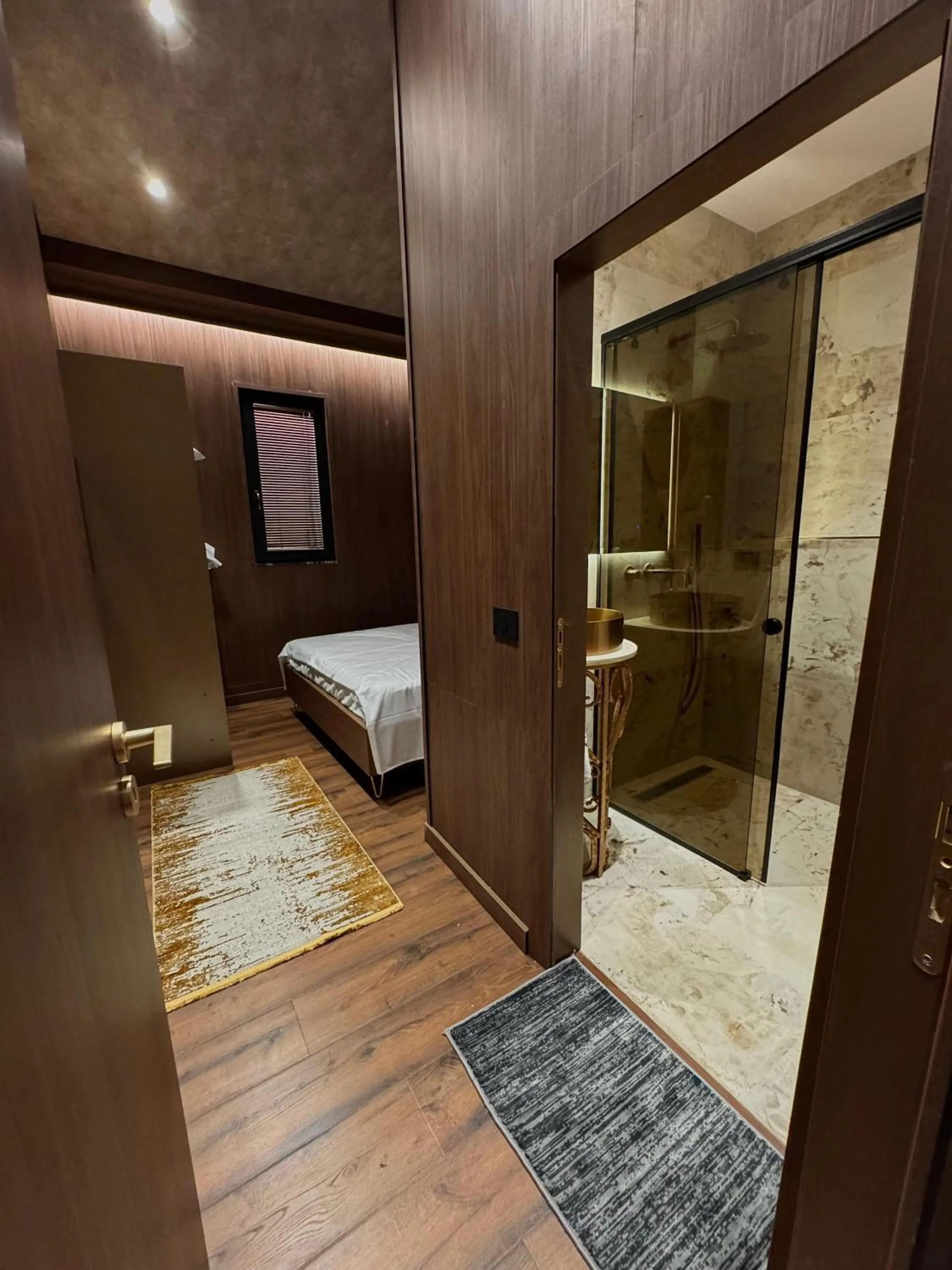 Bathroom, Bed in The HH Point