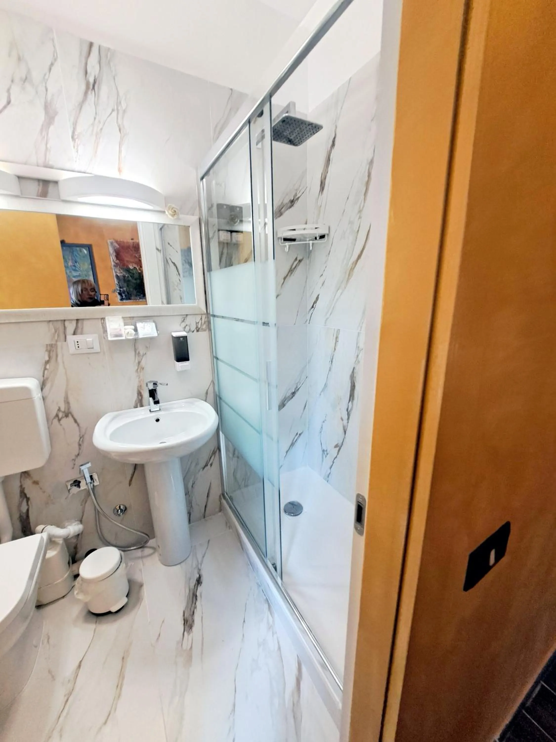 Shower in Bed & Breakfast A San Siro 75