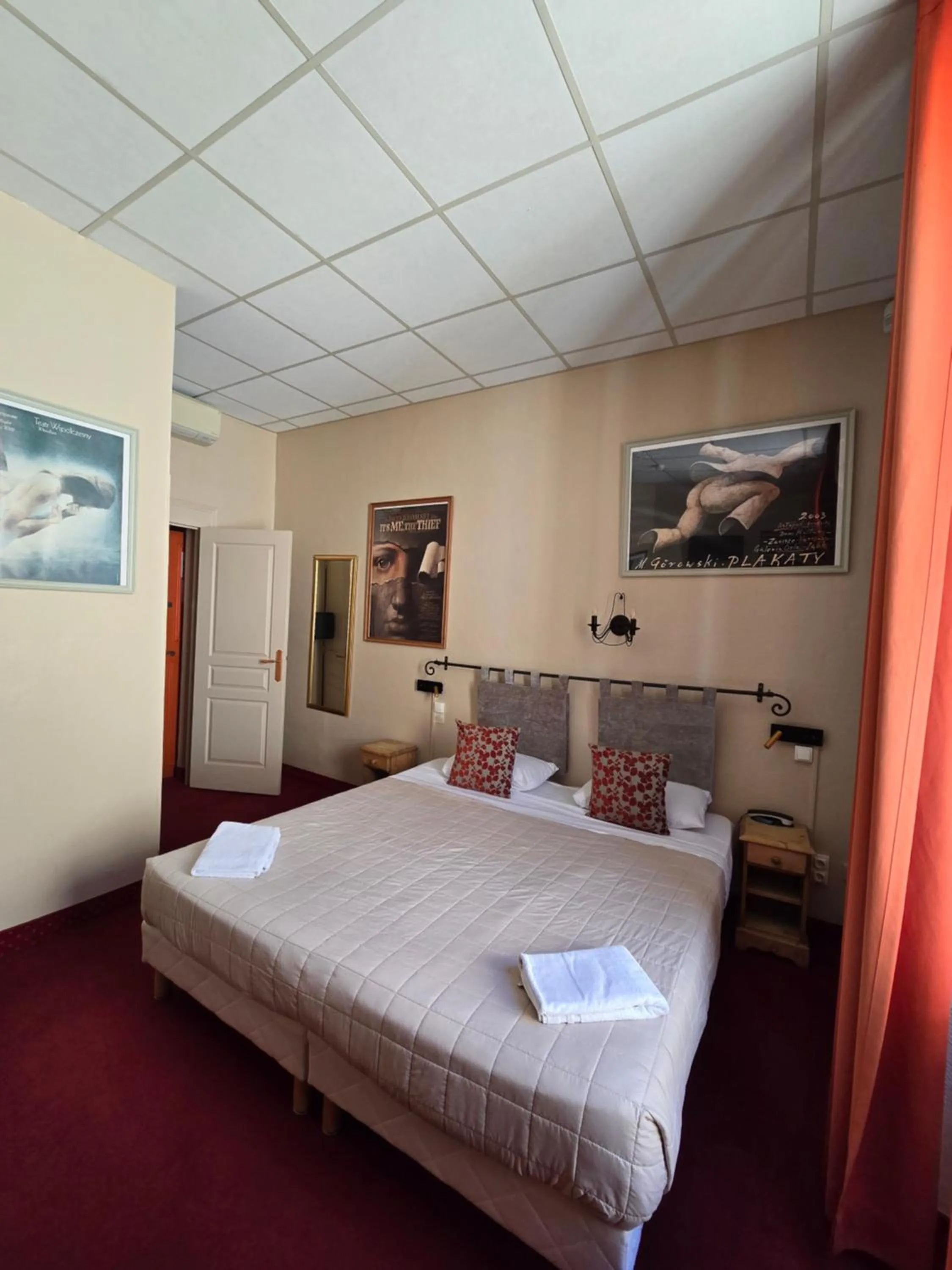 Standard King Room in Hôtel Le Colbert