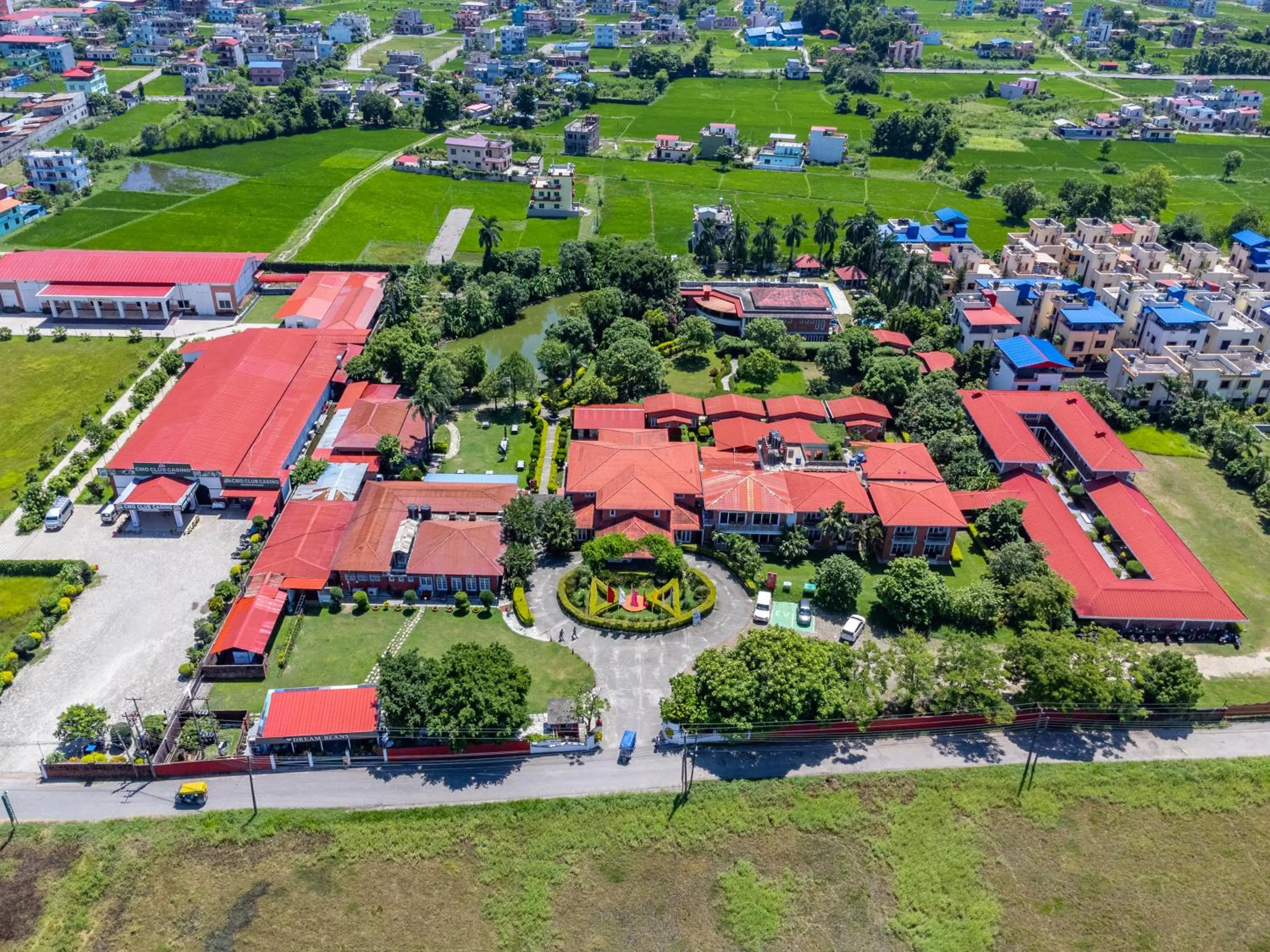 Property building in Dreamland Gold Resort & Hotel