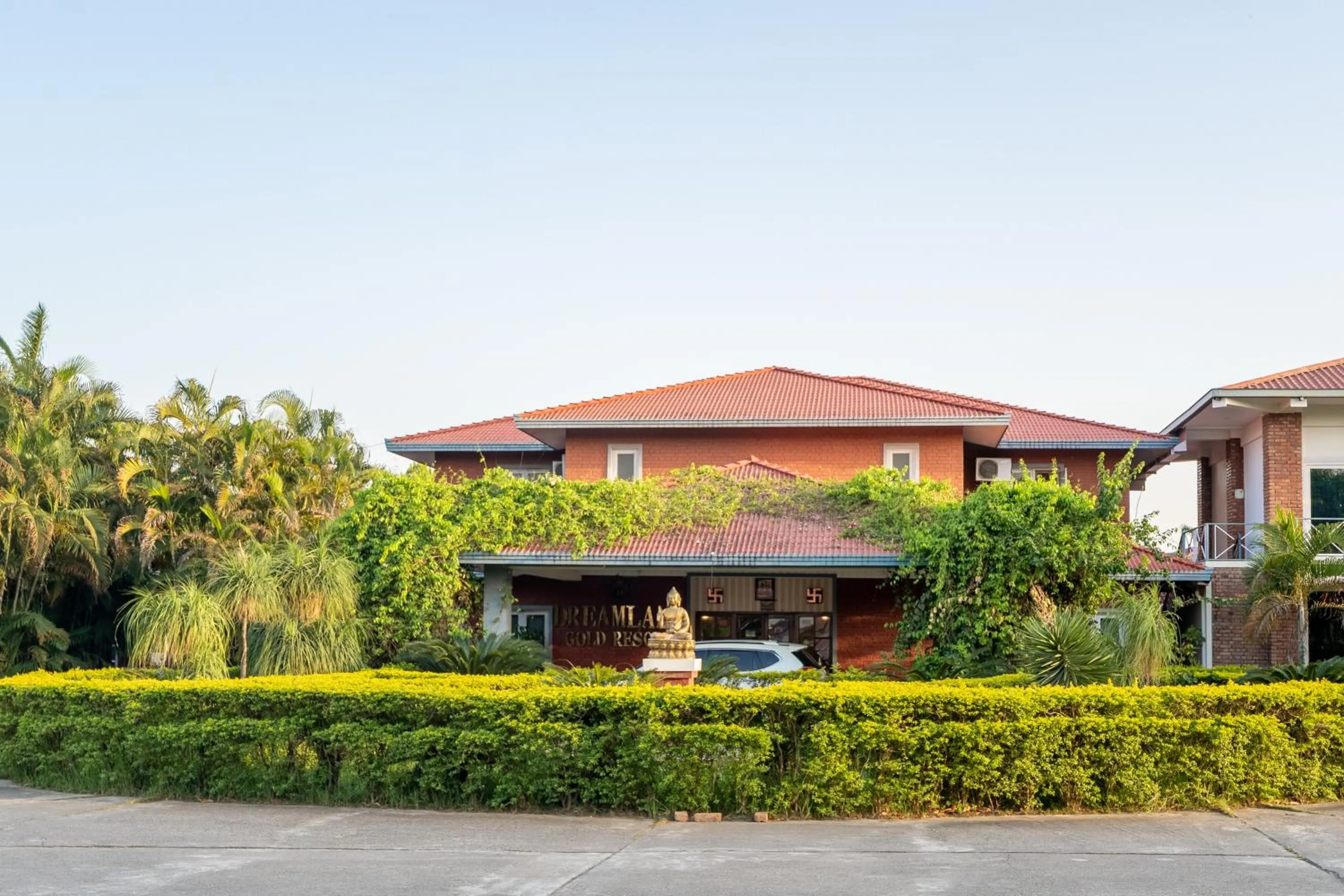 Property building in Dreamland Gold Resort & Hotel