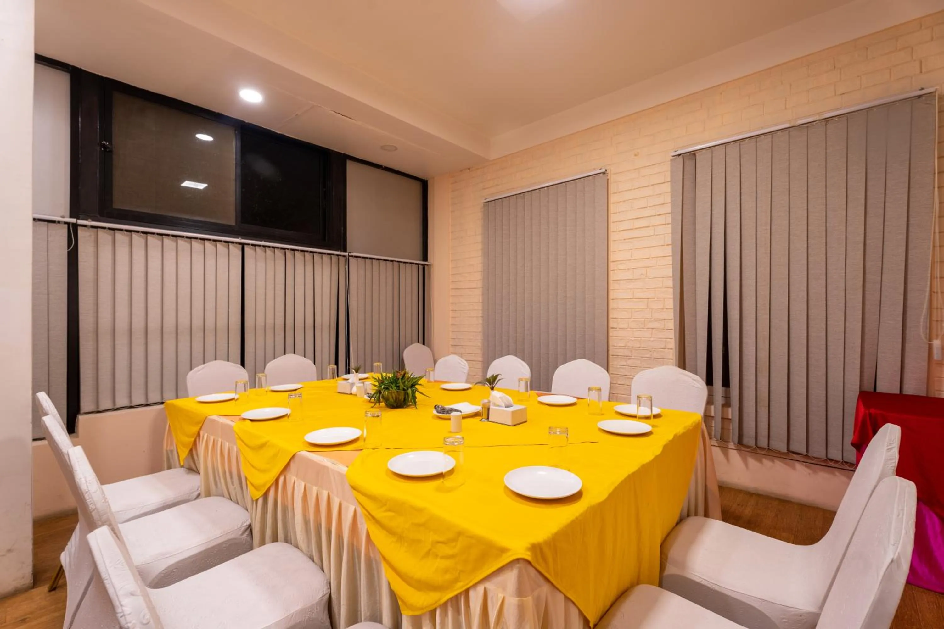 Dining area in Dreamland Gold Resort & Hotel