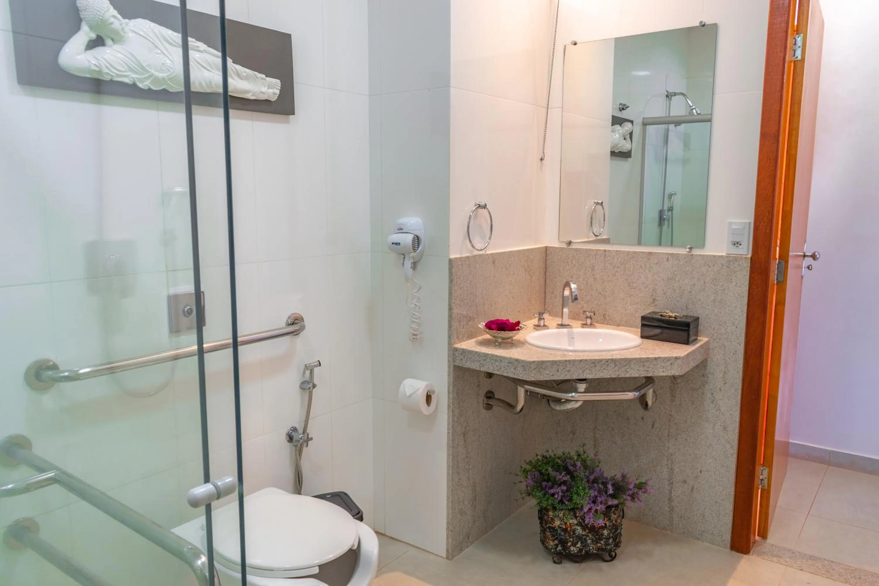 Bathroom in BellaMinas Pousada