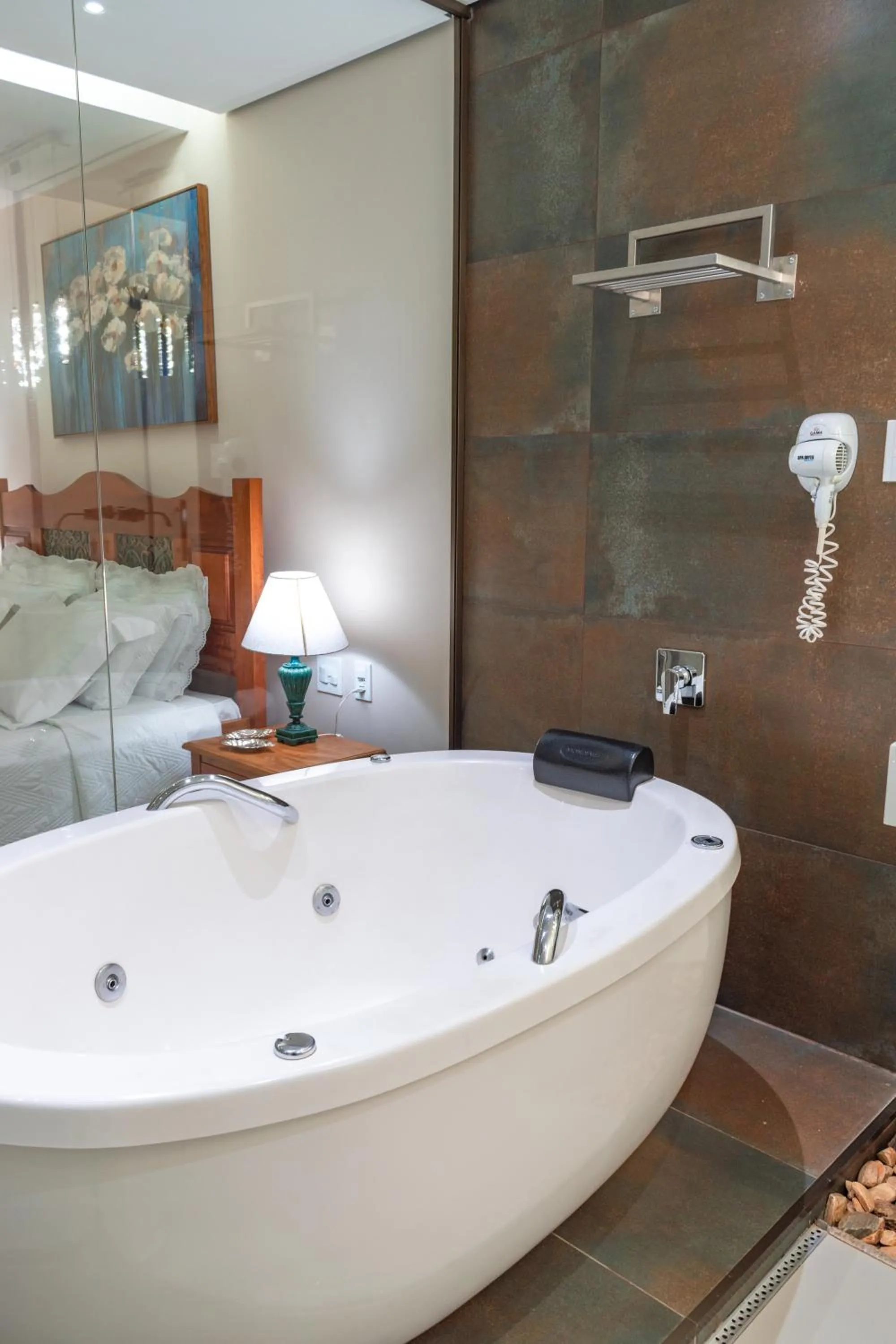 Hot Tub in BellaMinas Pousada