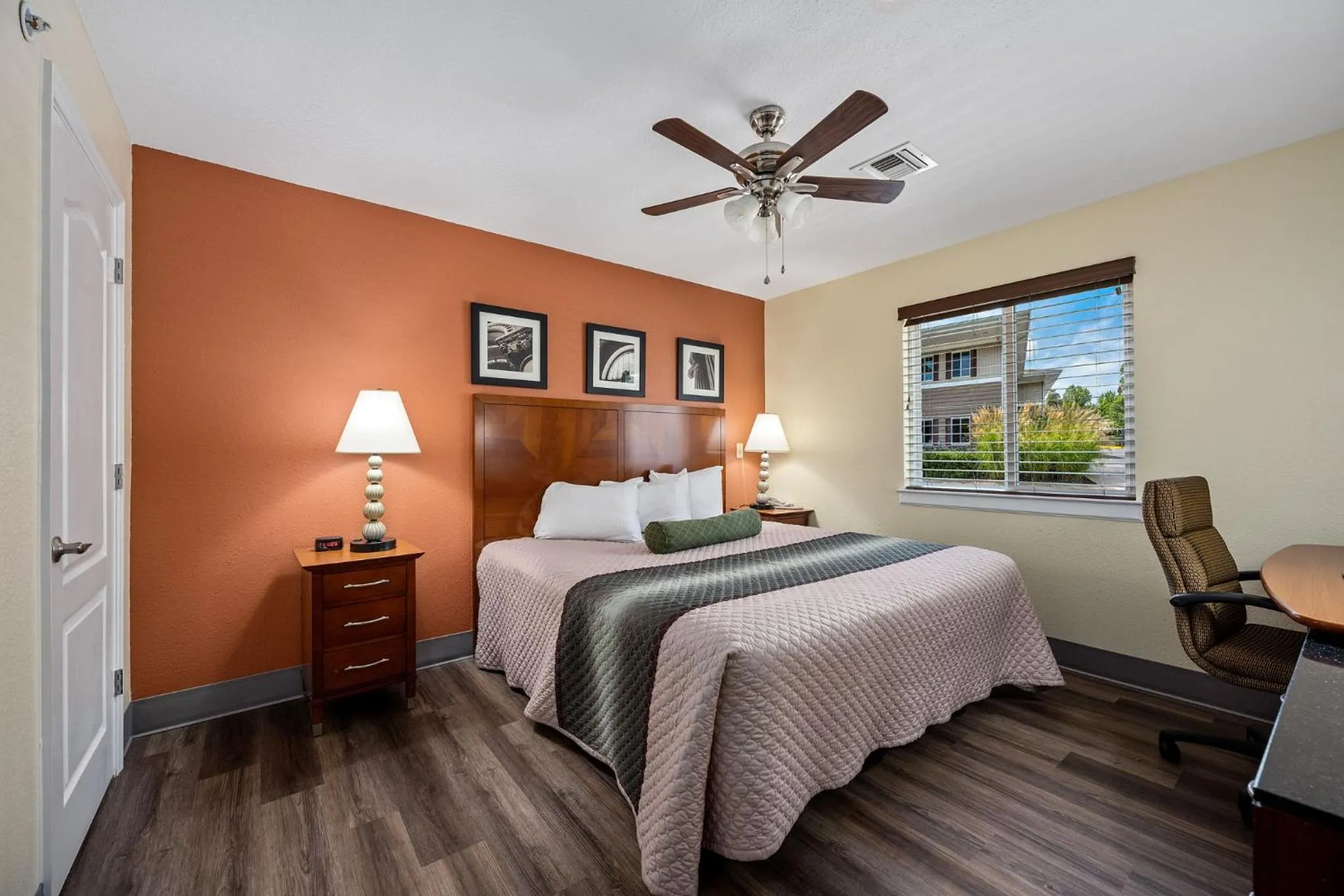 Bedroom, Bed in Affordable Suites of America Stafford Quantico