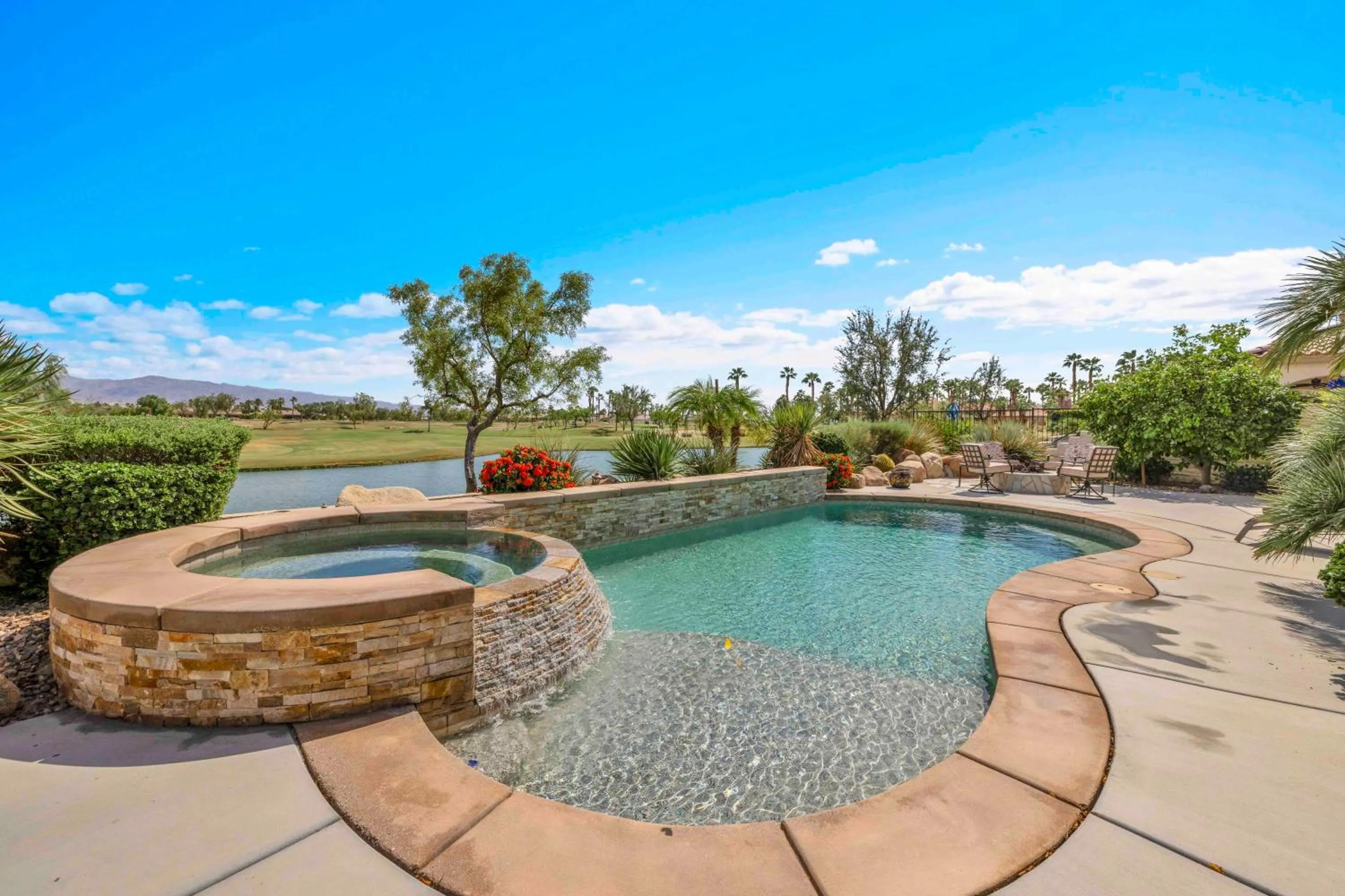 Swimming pool in Desert Fairway Oasis