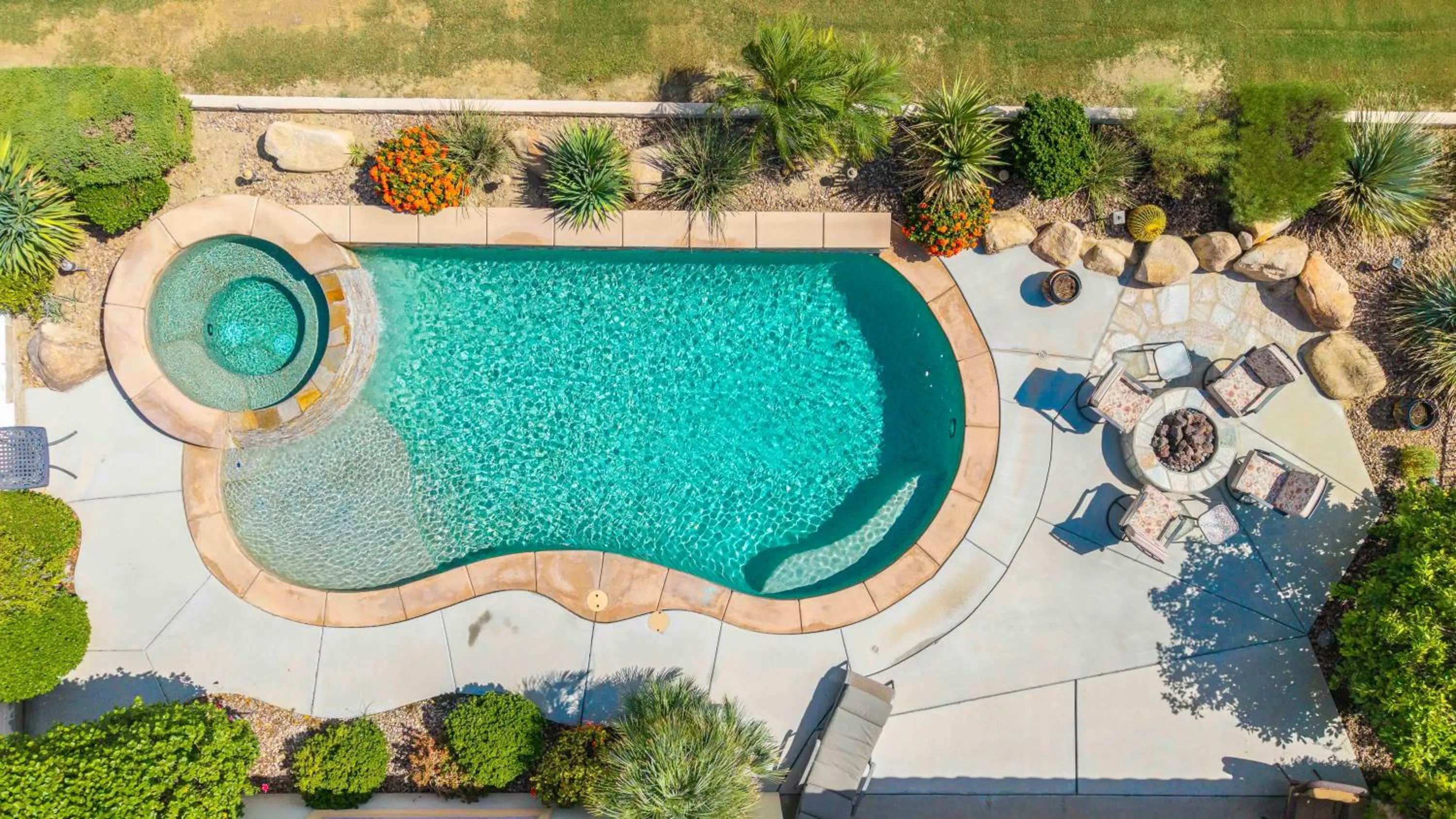 Swimming pool in Desert Fairway Oasis