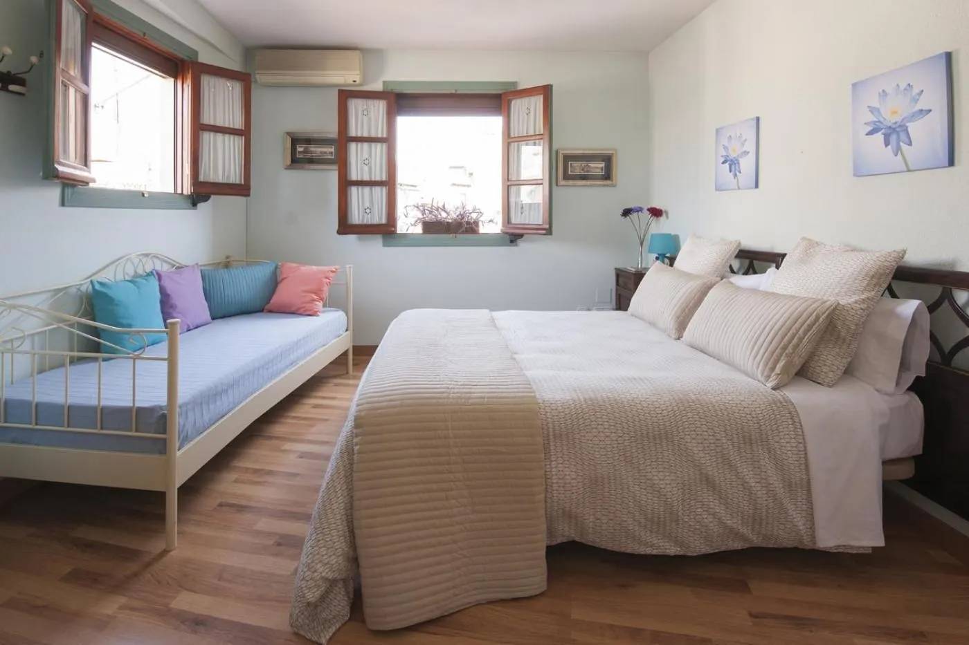 Day, Bed in Atico-Terraza Imperial