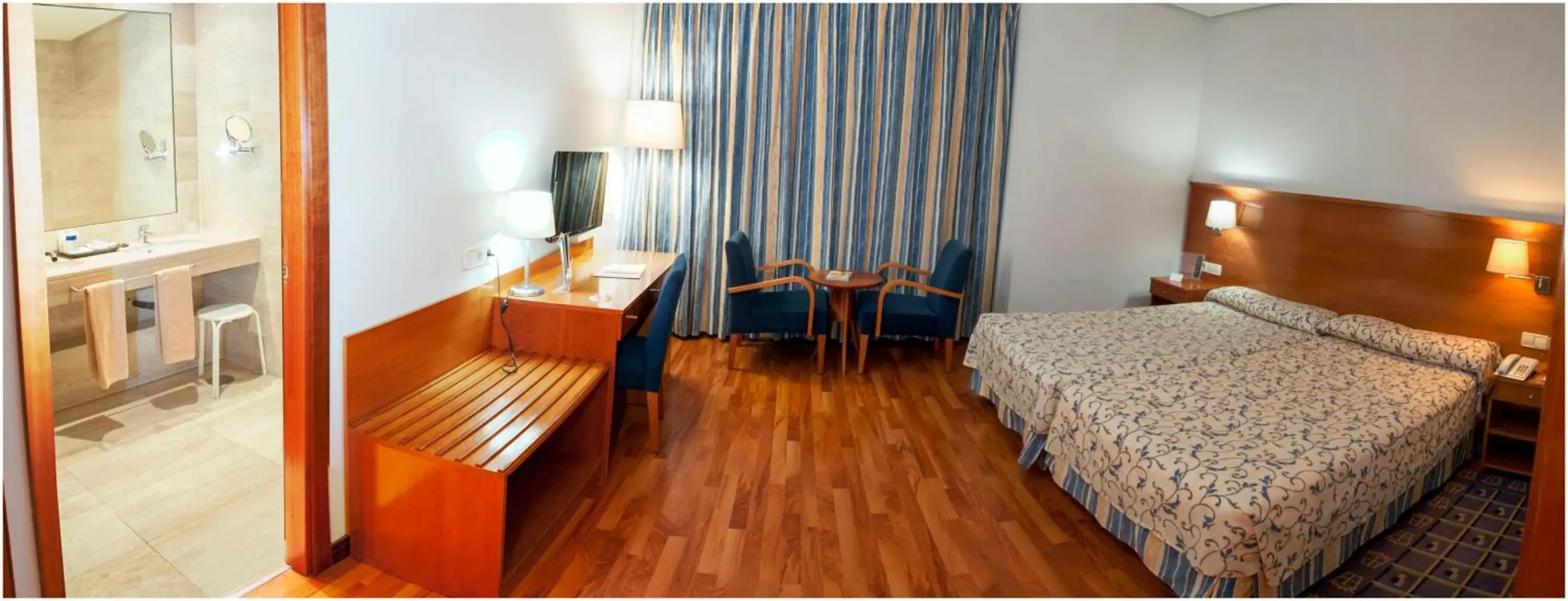 Family Room in Extremadura Hotel Family Room in Extremadura Hotel