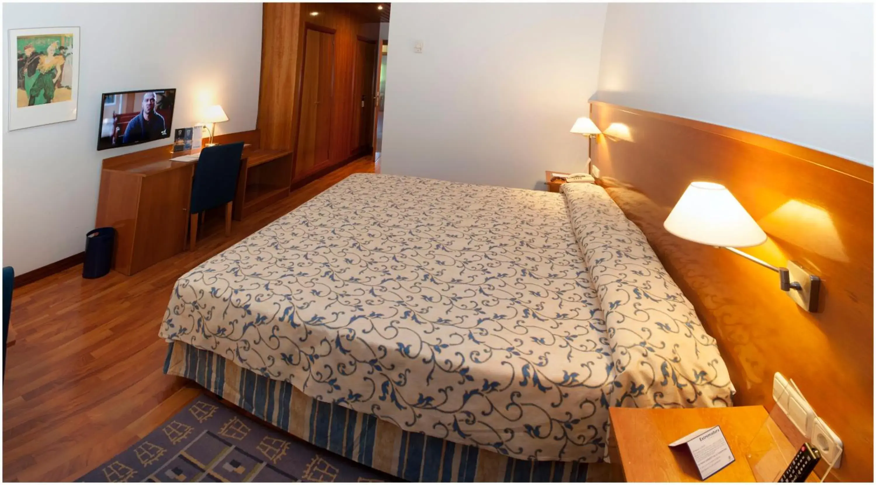 Double or Twin Room with Extra Bed (3 Adults) in Extremadura Hotel Double or Twin Room with Extra Bed (3 Adults) in Extremadura Hotel