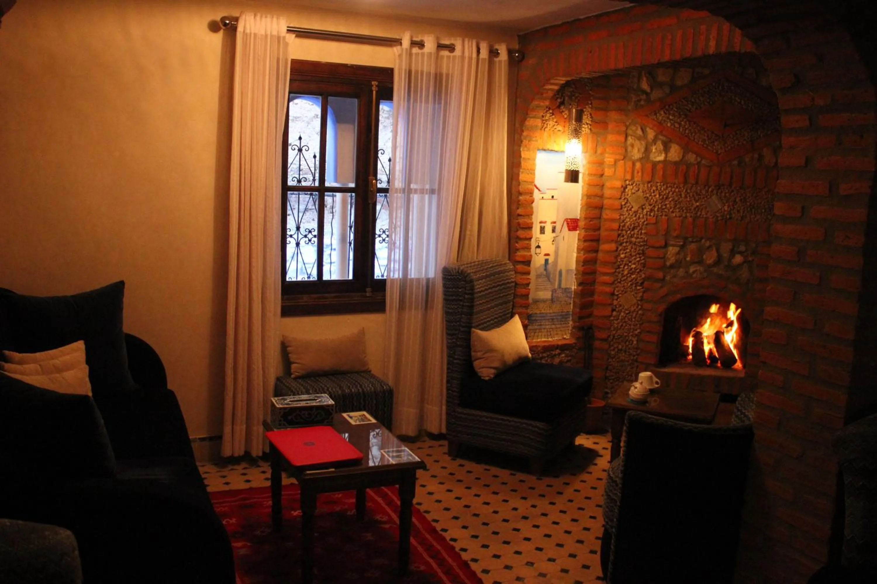 Communal lounge/ TV room in Riad Zaitouna Chaouen