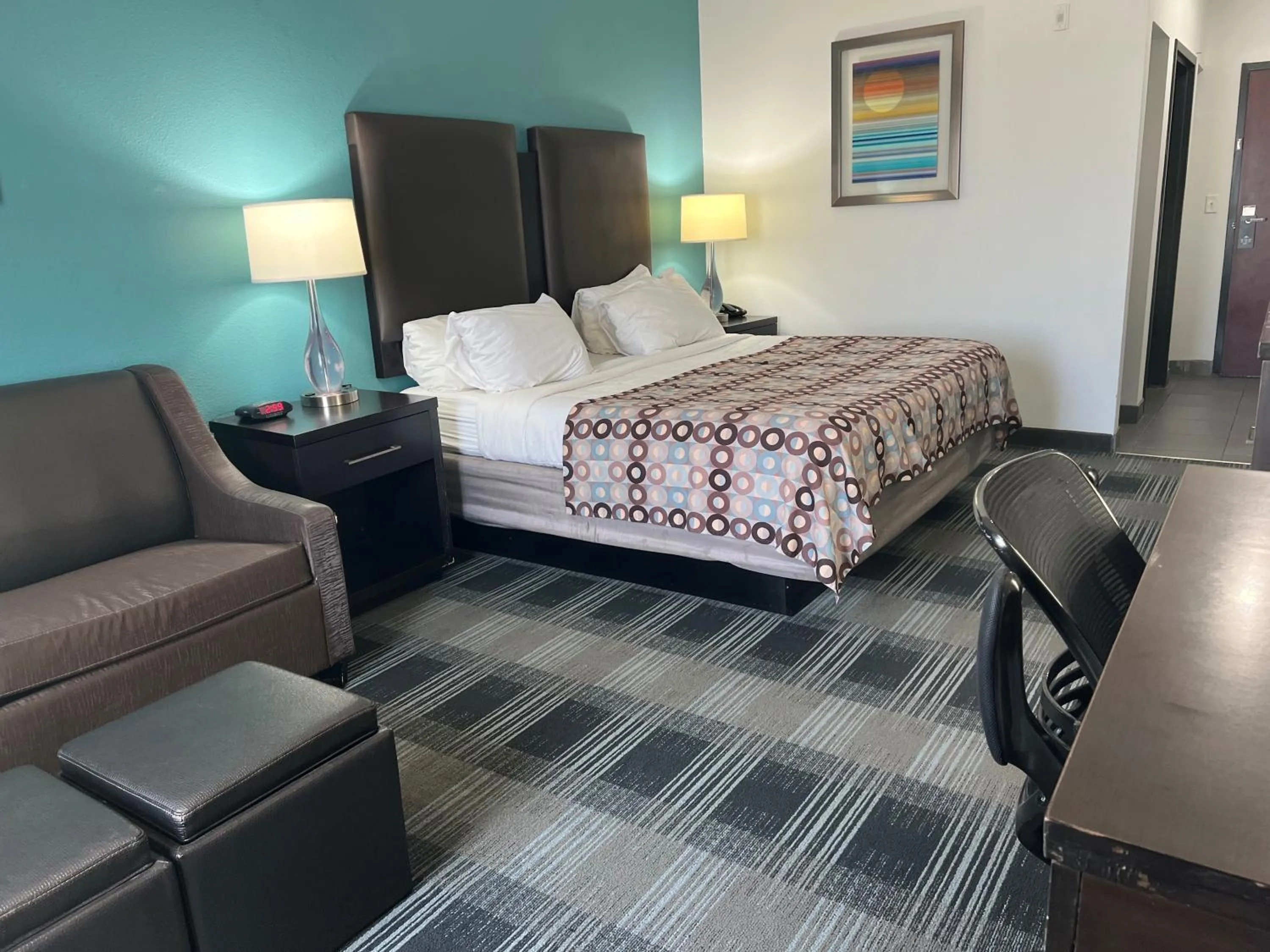 Bed in Days Inn by Wyndham Alva